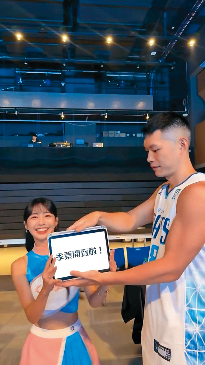 慈妹除了是職棒啦啦隊員，也是職籃臺北富邦勇士啦啦隊成員。（翻攝自慈妹IG）