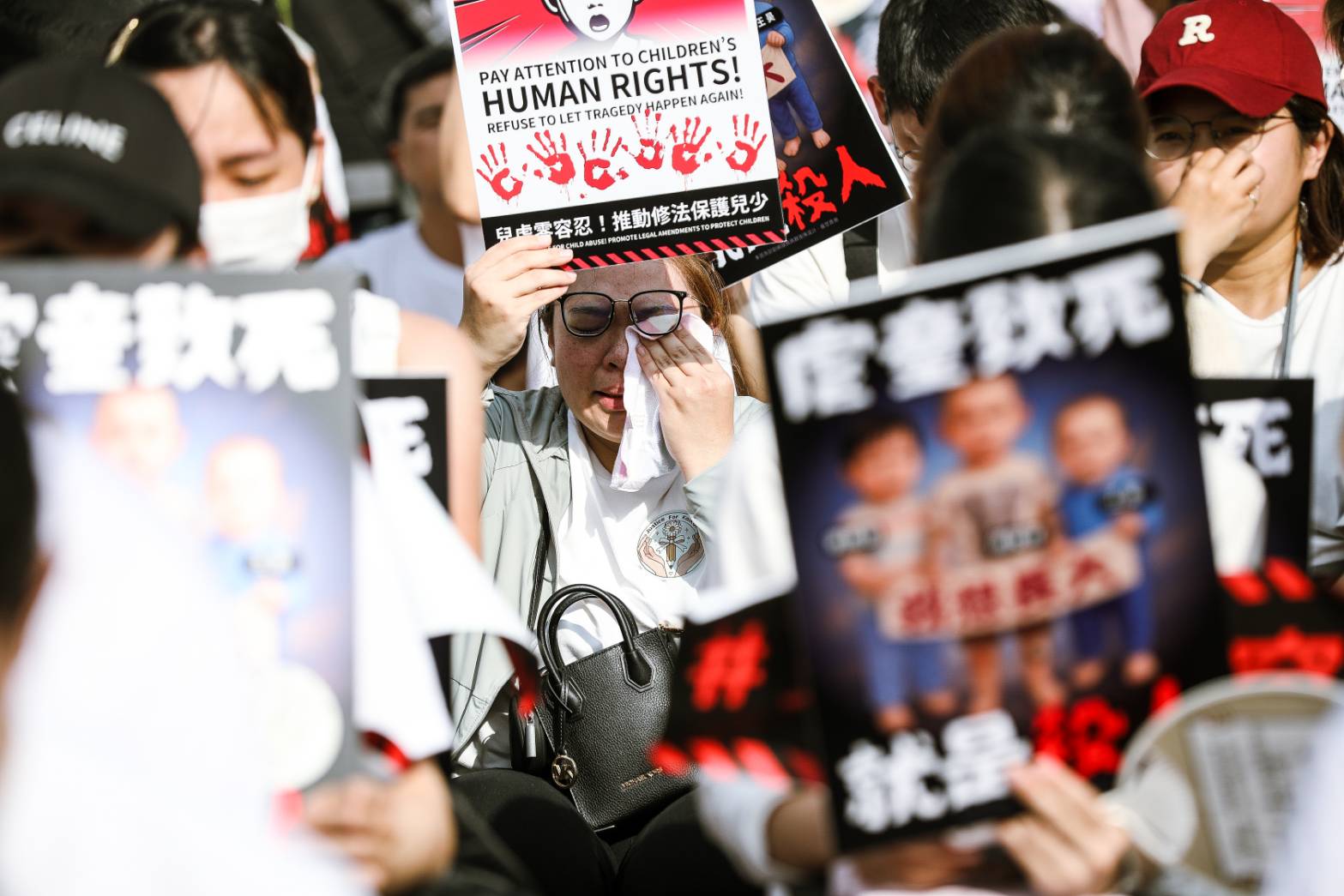 母親節前夕，上萬人上凱道聲援剴剴。（鏡報新聞網提供）
