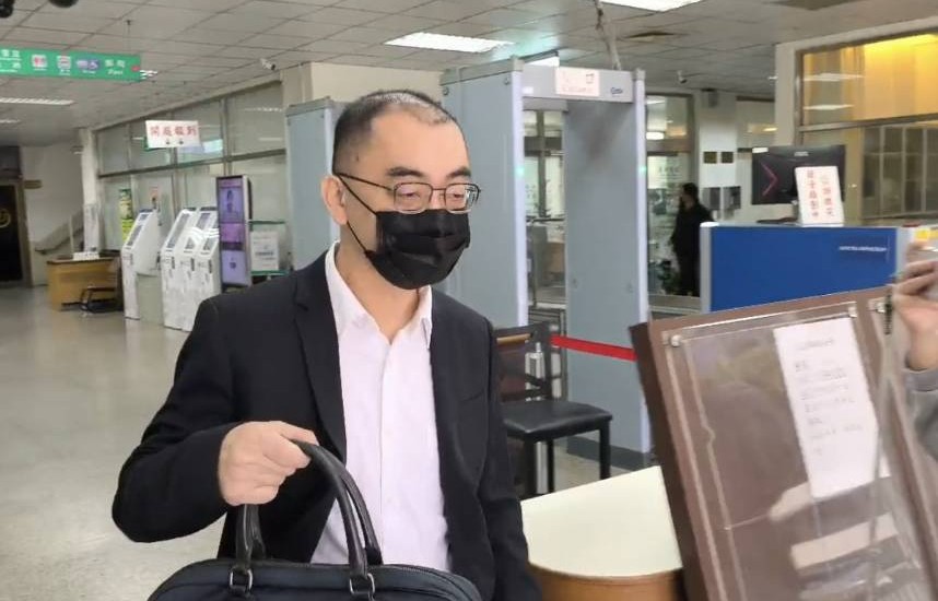 日本凸版除了提出國際仲裁,並對聚奕投資假扣押20億元,自稱賈家代表人林勇任日前才因涉嫌誠美材掏空案被判刑6年。(讀者提供)