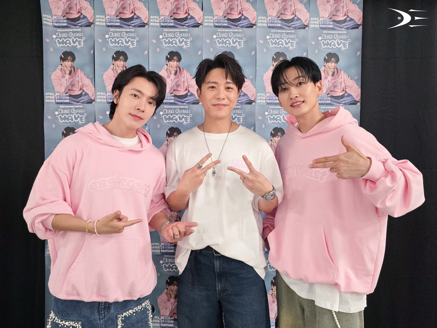 韋禮安日前以驚喜嘉賓之姿現身東海在桃園會展中心舉辦的「EAST COAST：WAVE」FANCON。（索尼音樂提供）