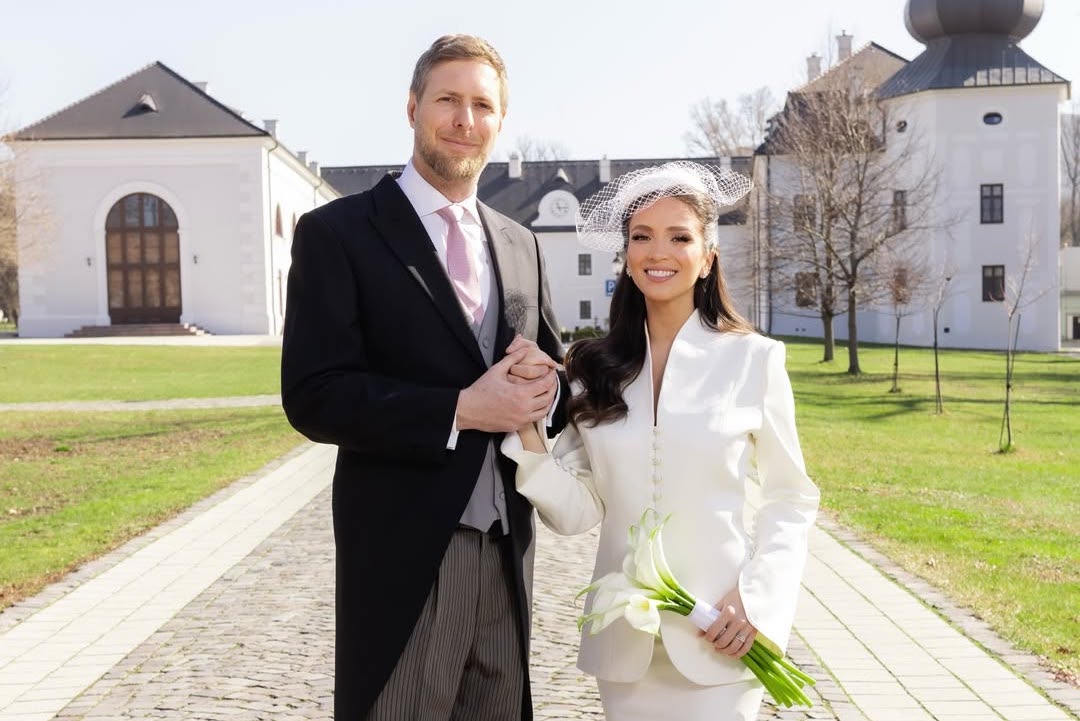 萊卡王子（左）與攝影師布萊爾塔塞利巴希（右）正式結婚。（翻攝princleka IG）