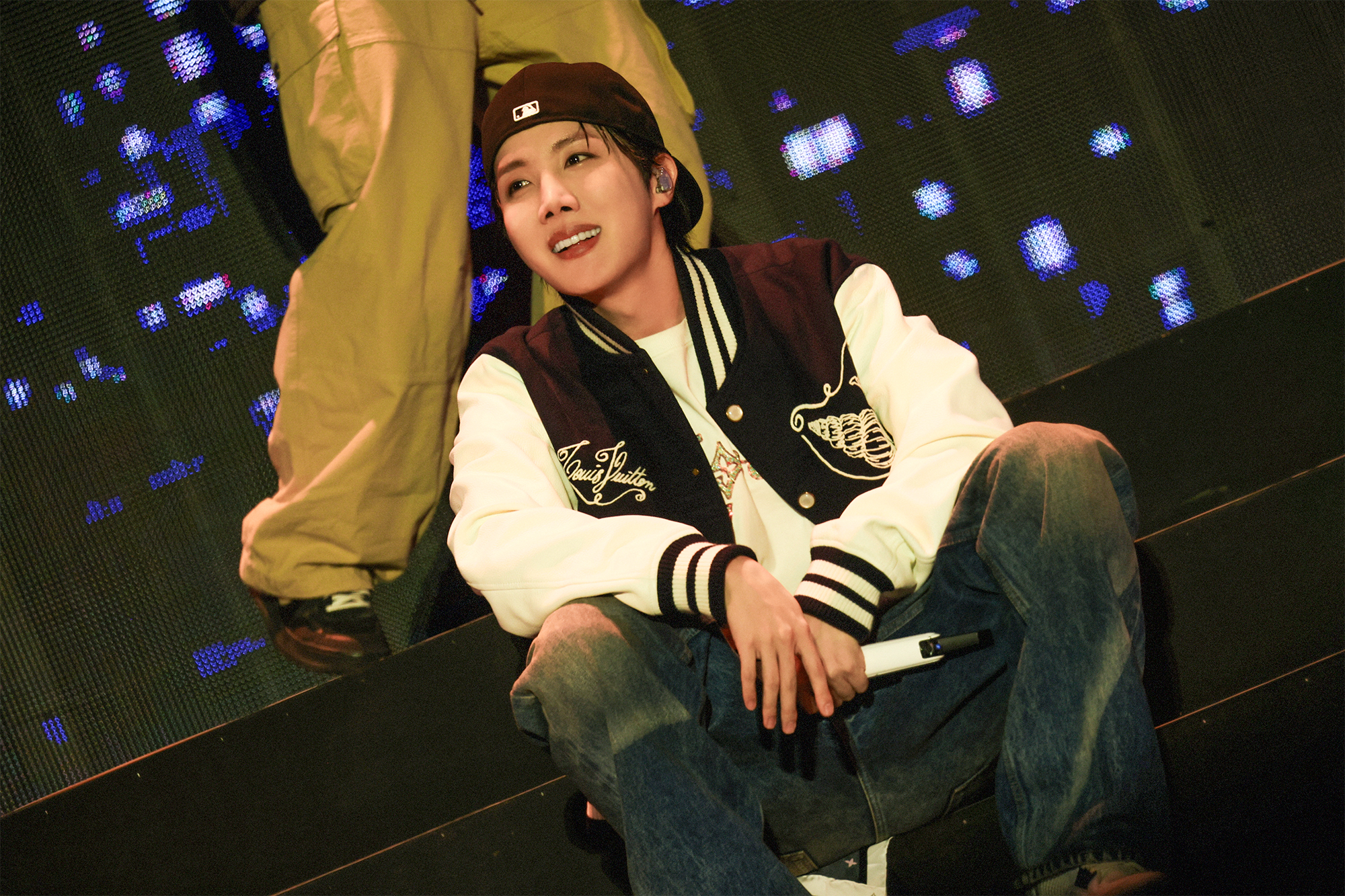 防彈少年團成員j-hope本周六、日在林口體育場與兩萬名歌迷狂歡。（Live Nation提供）