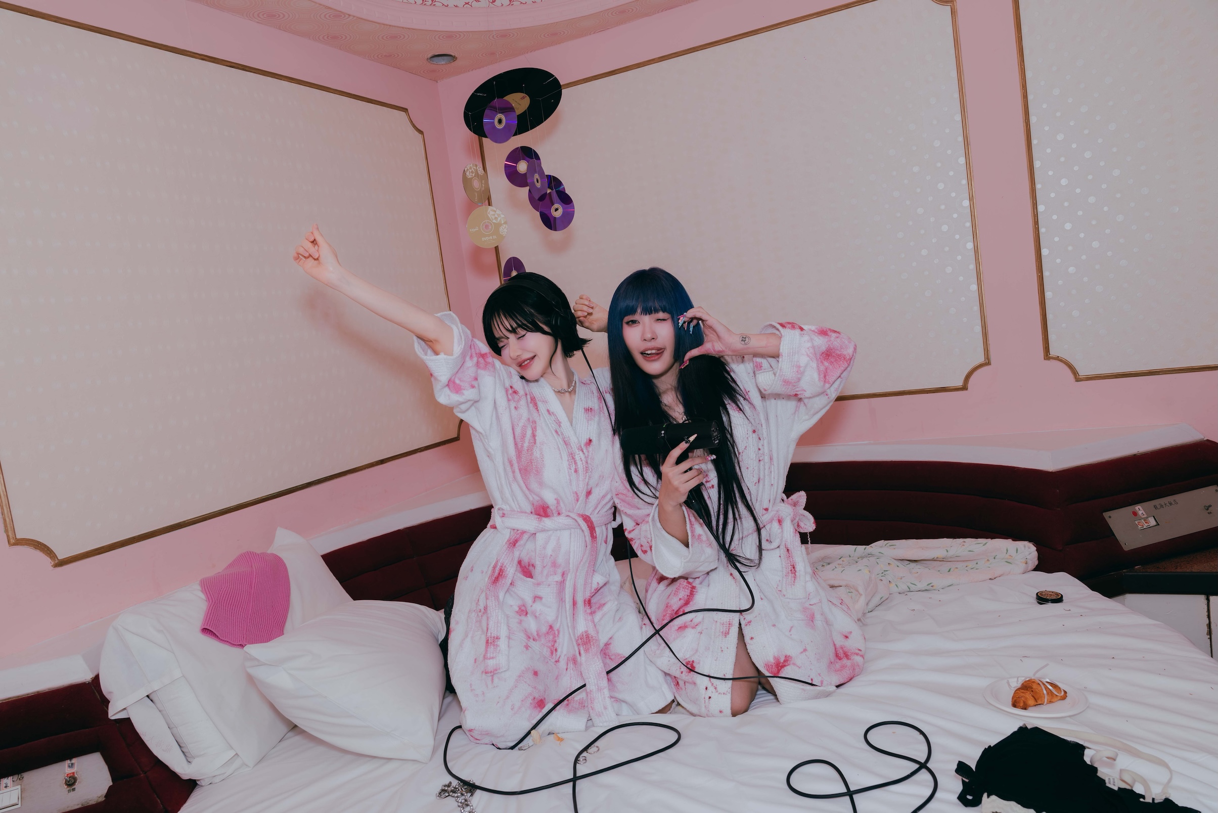 C.Holly與DJ SODA今年5月初因IG牽線認識,兩人一拍即合。(圖/AOA星鏈艾歐亞提供)