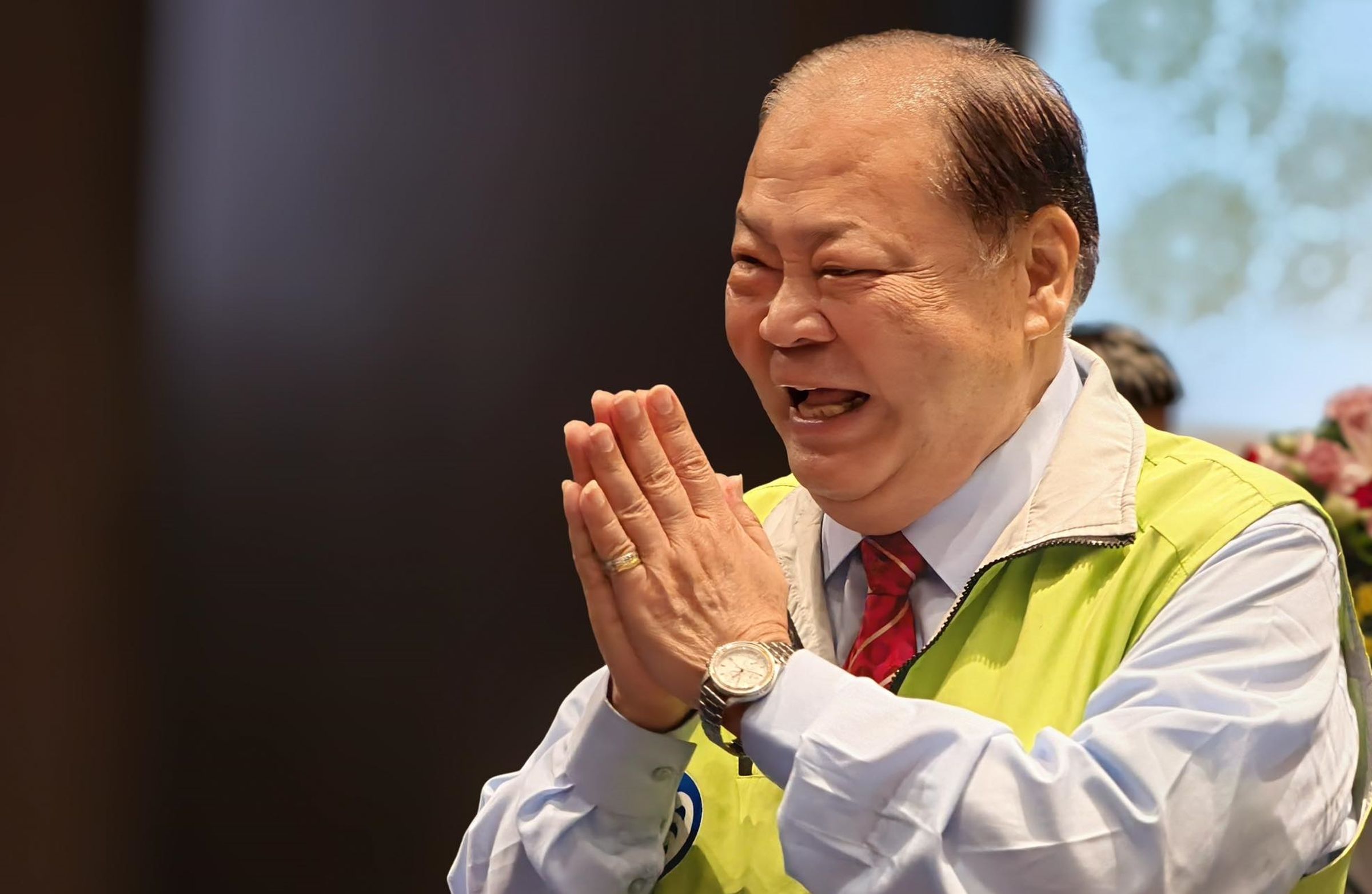 澎湖縣長陳光復目前還在高雄榮總持續觀察、治療中。(翻攝自陳光復臉書)