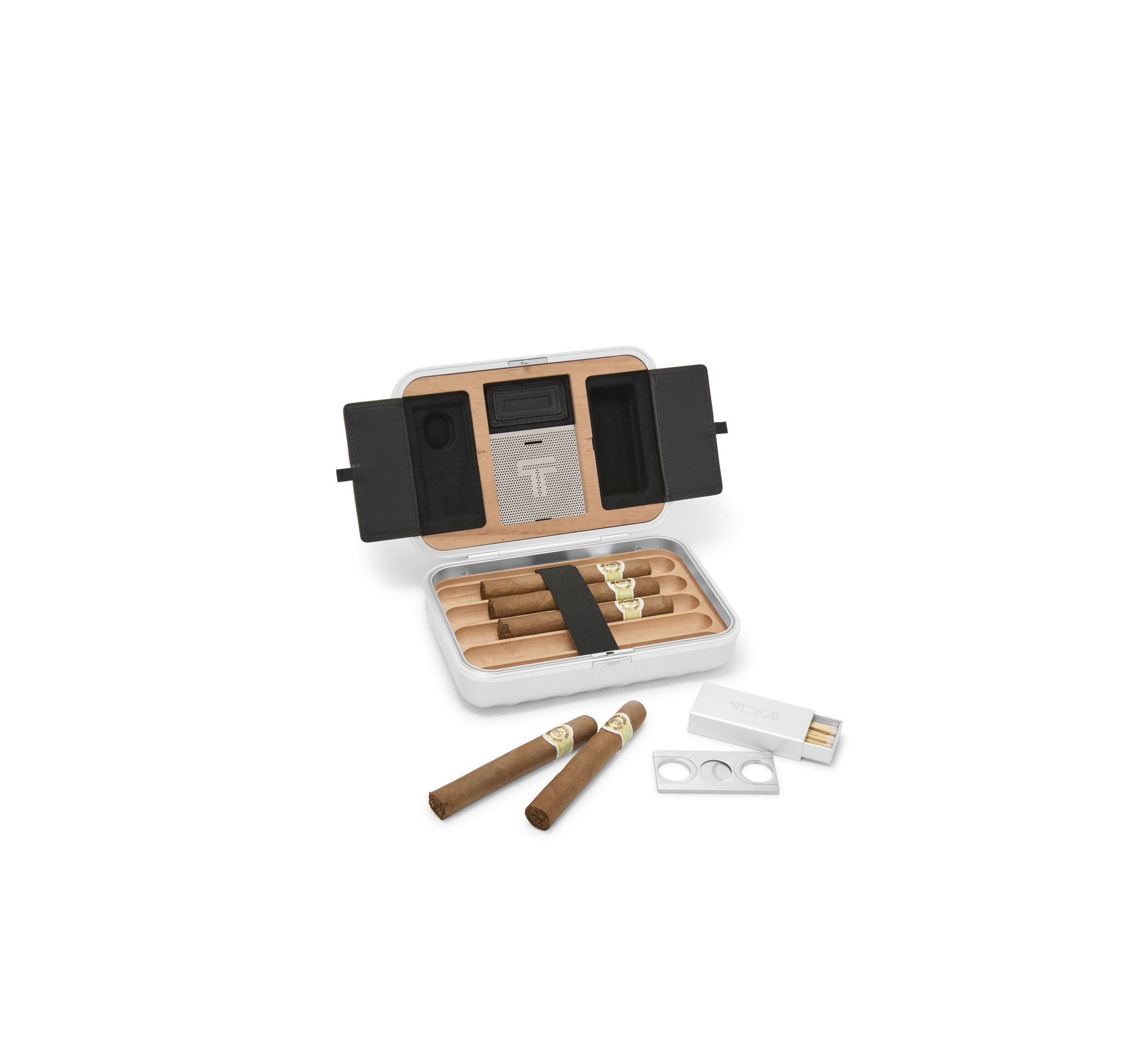 19 Degree Aluminum Cigar Case鋁合金雪茄盒。NT$21,800（TUMI提供）