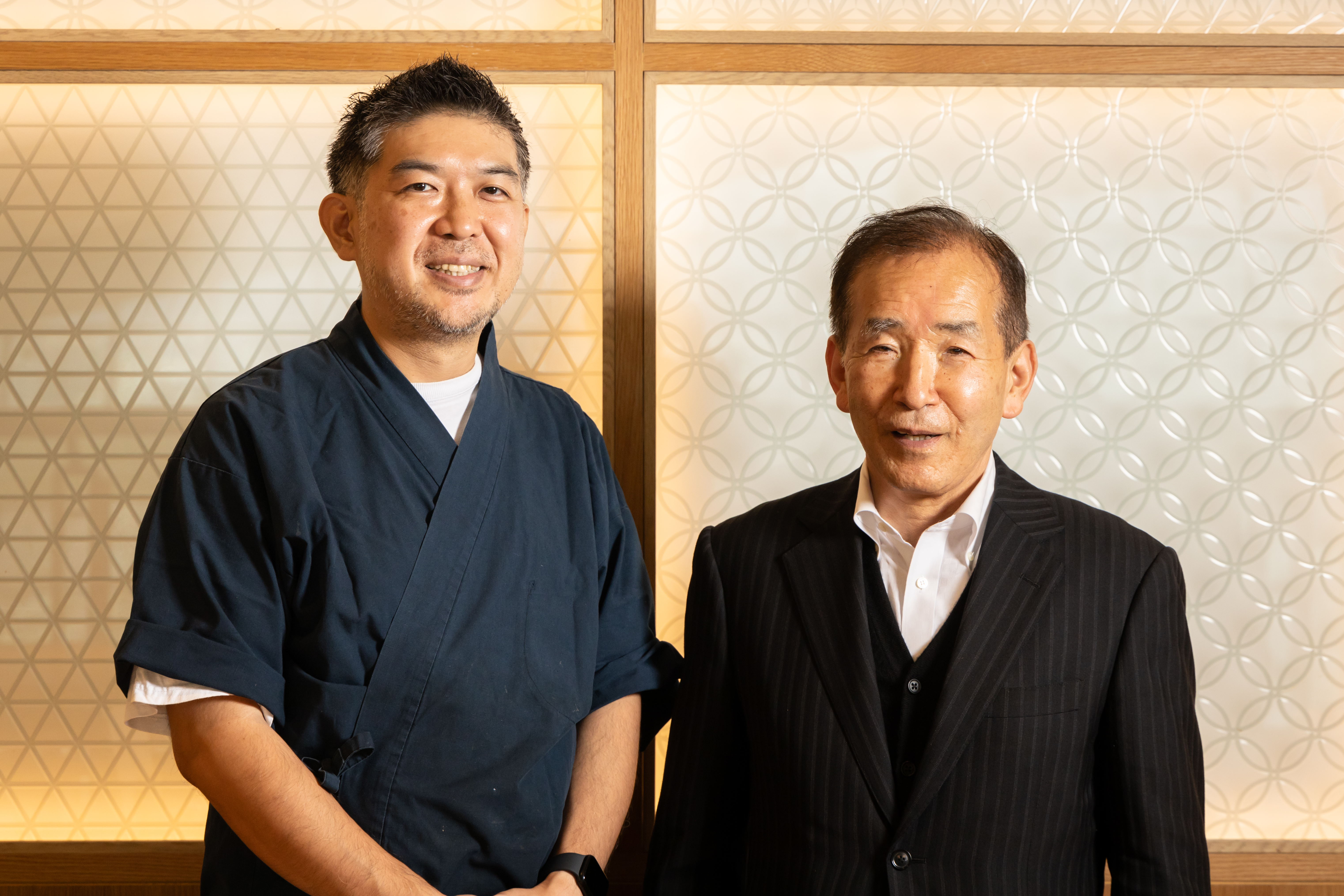 說得一口流利中文的「和食EN」料理長稻村健司（左），協助日本雞卵輸出協議會的會長落水日朗在台灣推廣日本雞蛋。