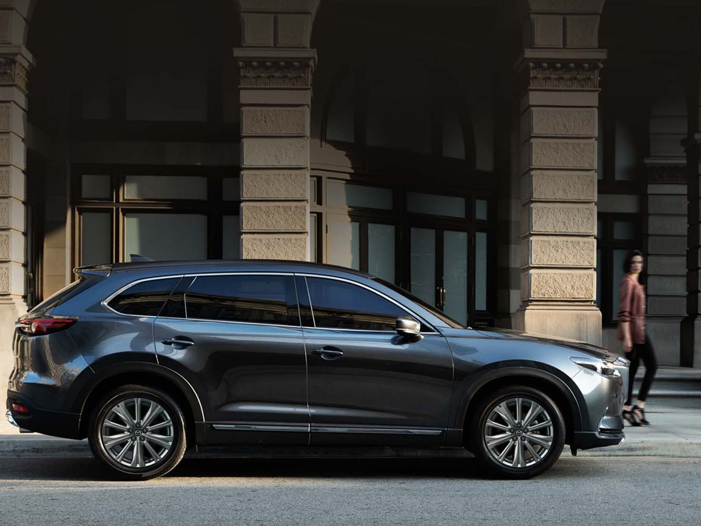 CX-9推出原價 183.5 萬元的 MAZDA CX-9 25T AWD Signature SE 車型享迎新回饋價 159.9 萬元,現省23.6萬的優惠。