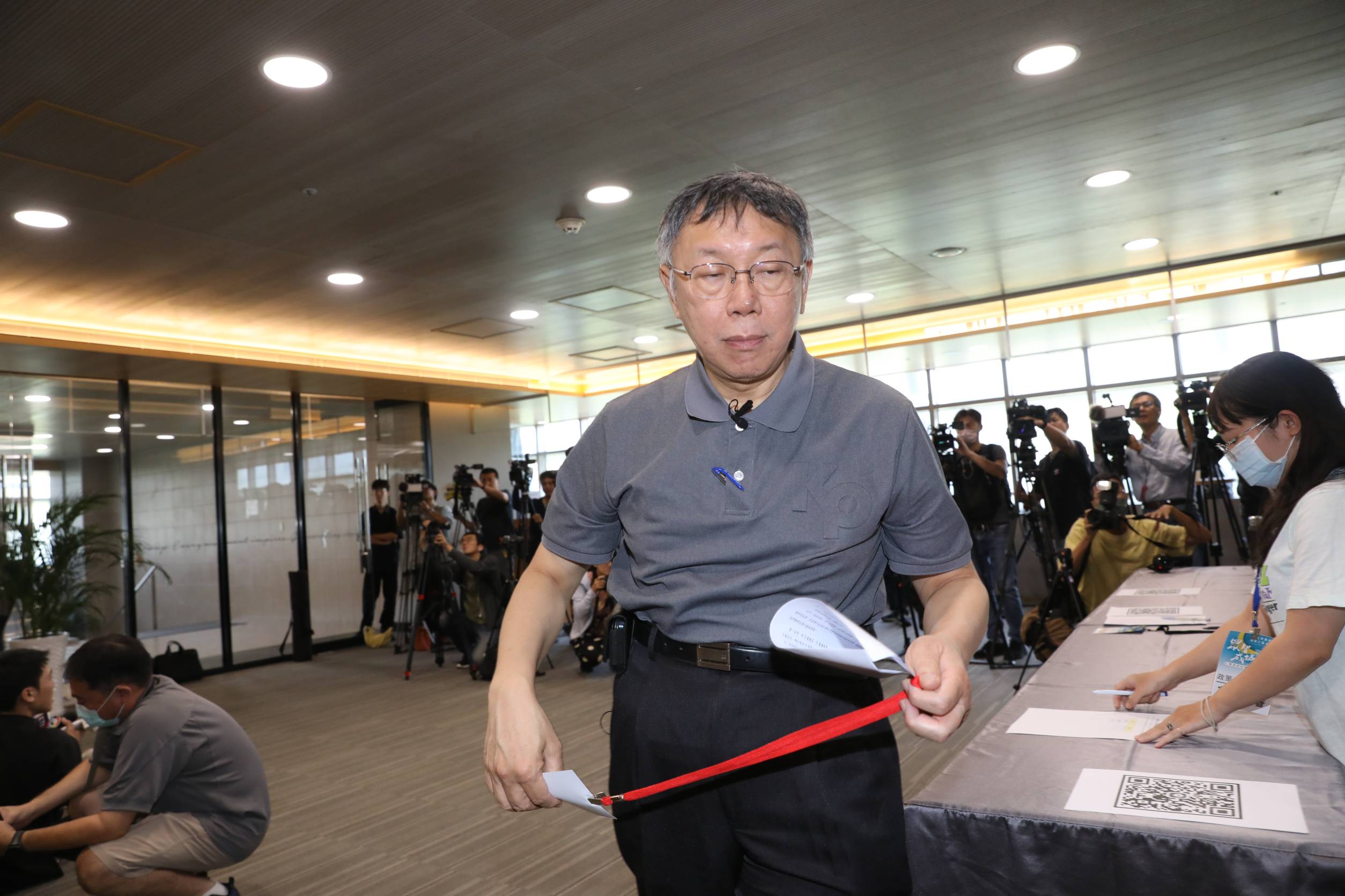 柯文哲遭爆今年5月花4,300萬元買下濟南大樓3樓商辦。（本刊資料照）