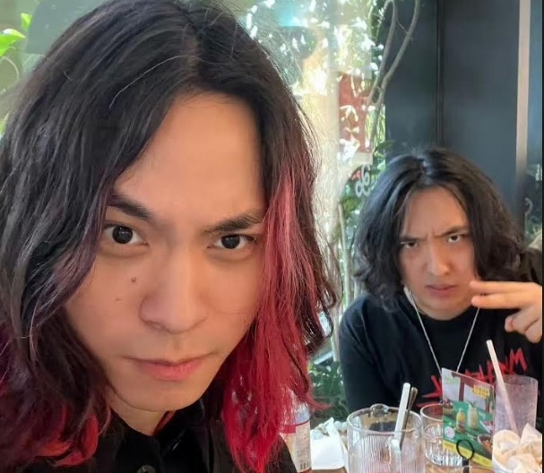 吳鎮宇2014年帶兒子吳費曼上陸綜《爸爸去哪兒》，當年6歲的吳費曼如今已是16歲青少年。（翻攝自吳費曼微博）