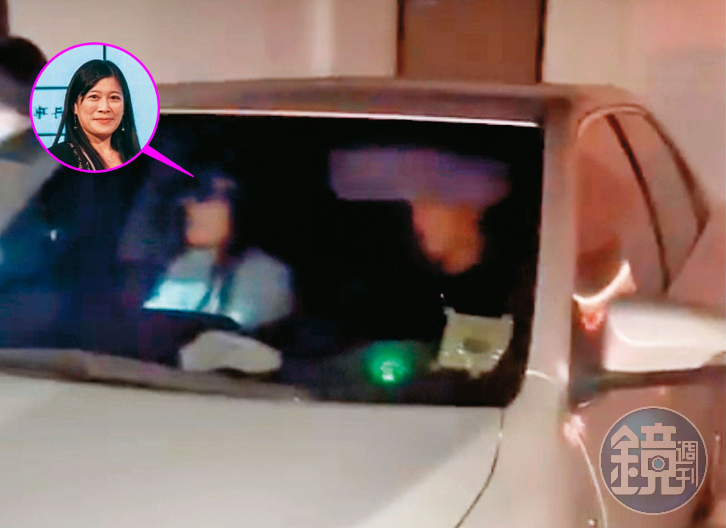 面對林妻與警方的詢問,黃靖容(左)與林男躲在摩鐵車庫內不肯下車說明。(讀者提供)