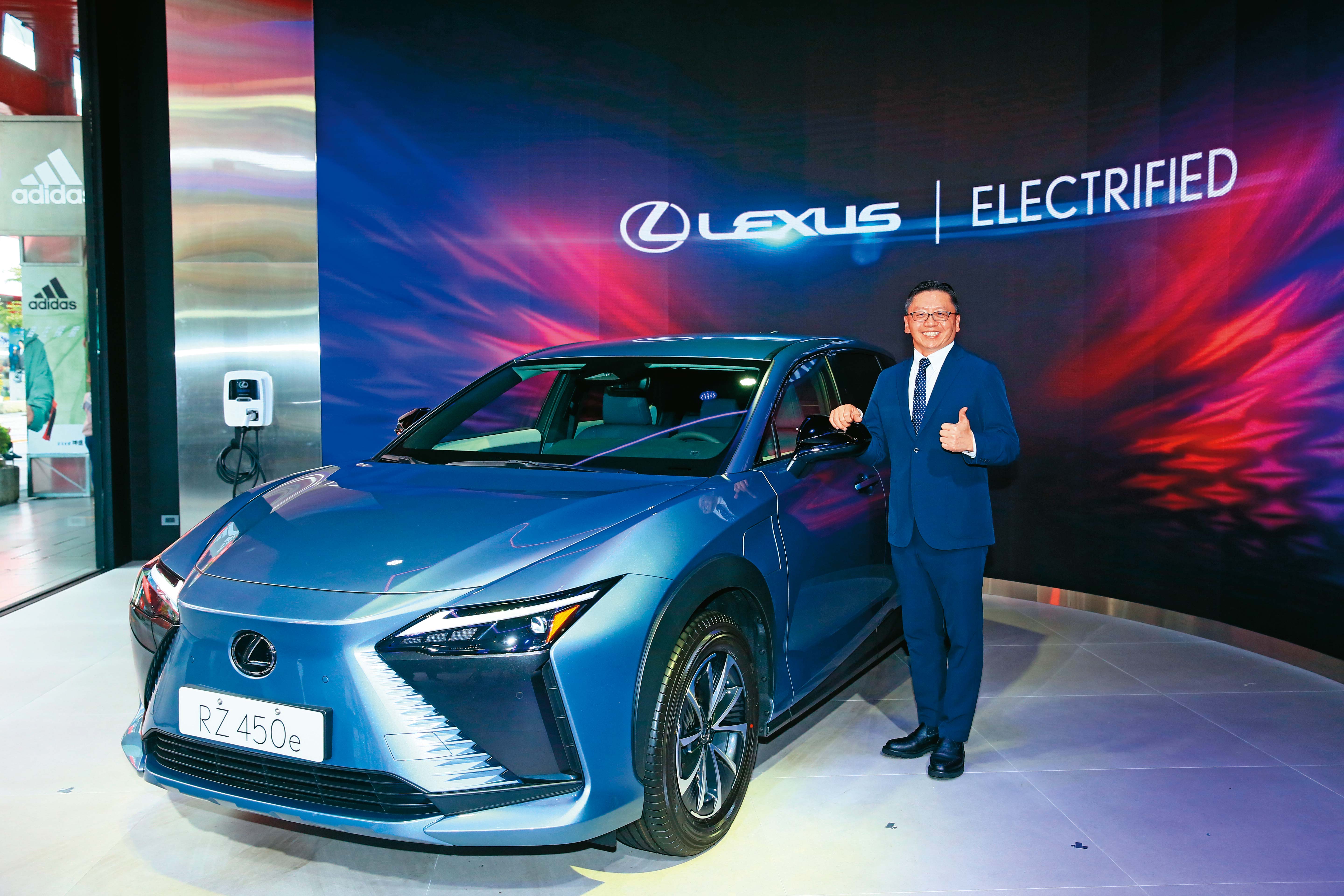 台灣發展氫能腳步雖慢，蘇純興認為只要政策支持、辦法確定，仍有彎道超車日韓的機會。