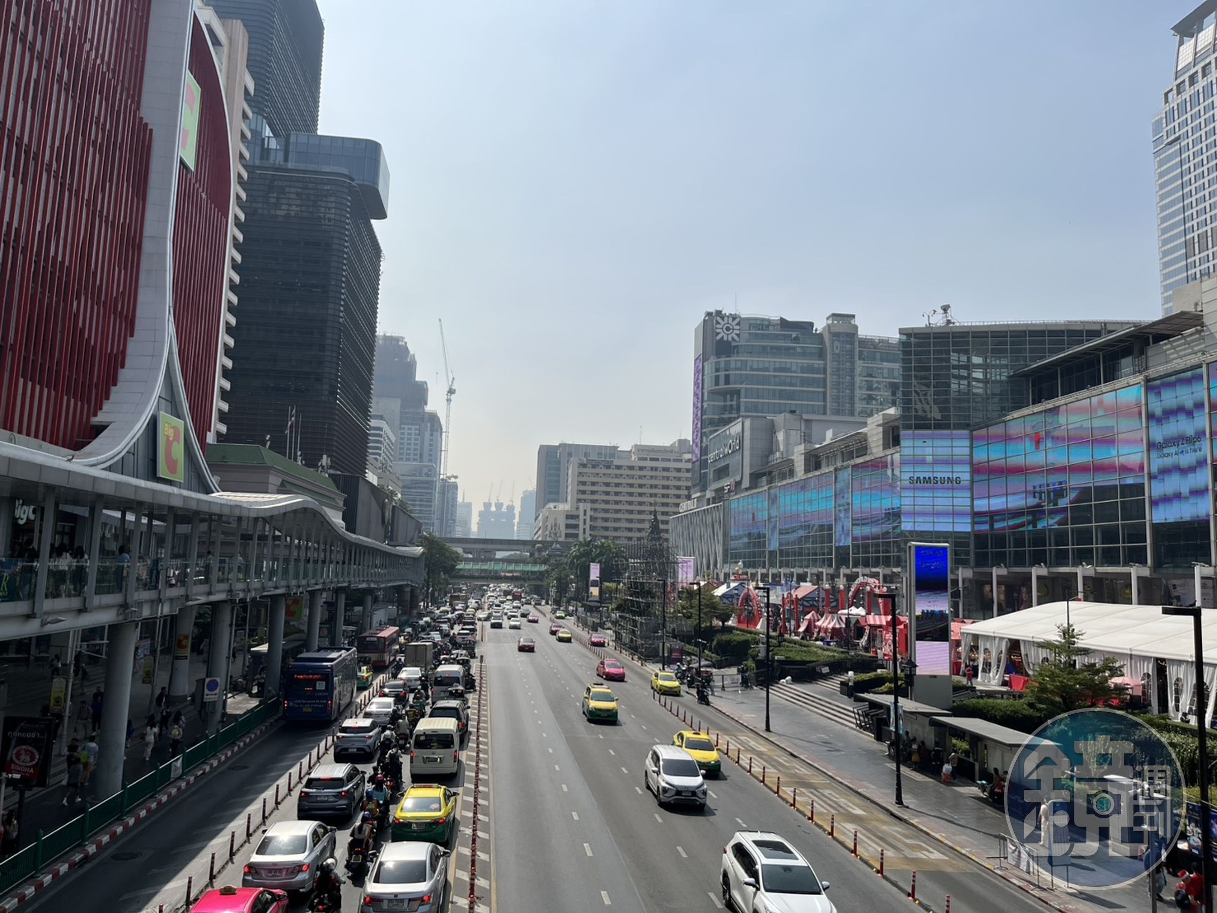 泰國政府為了振興觀光，宣布推出活動贈送20萬張免費來回機票。