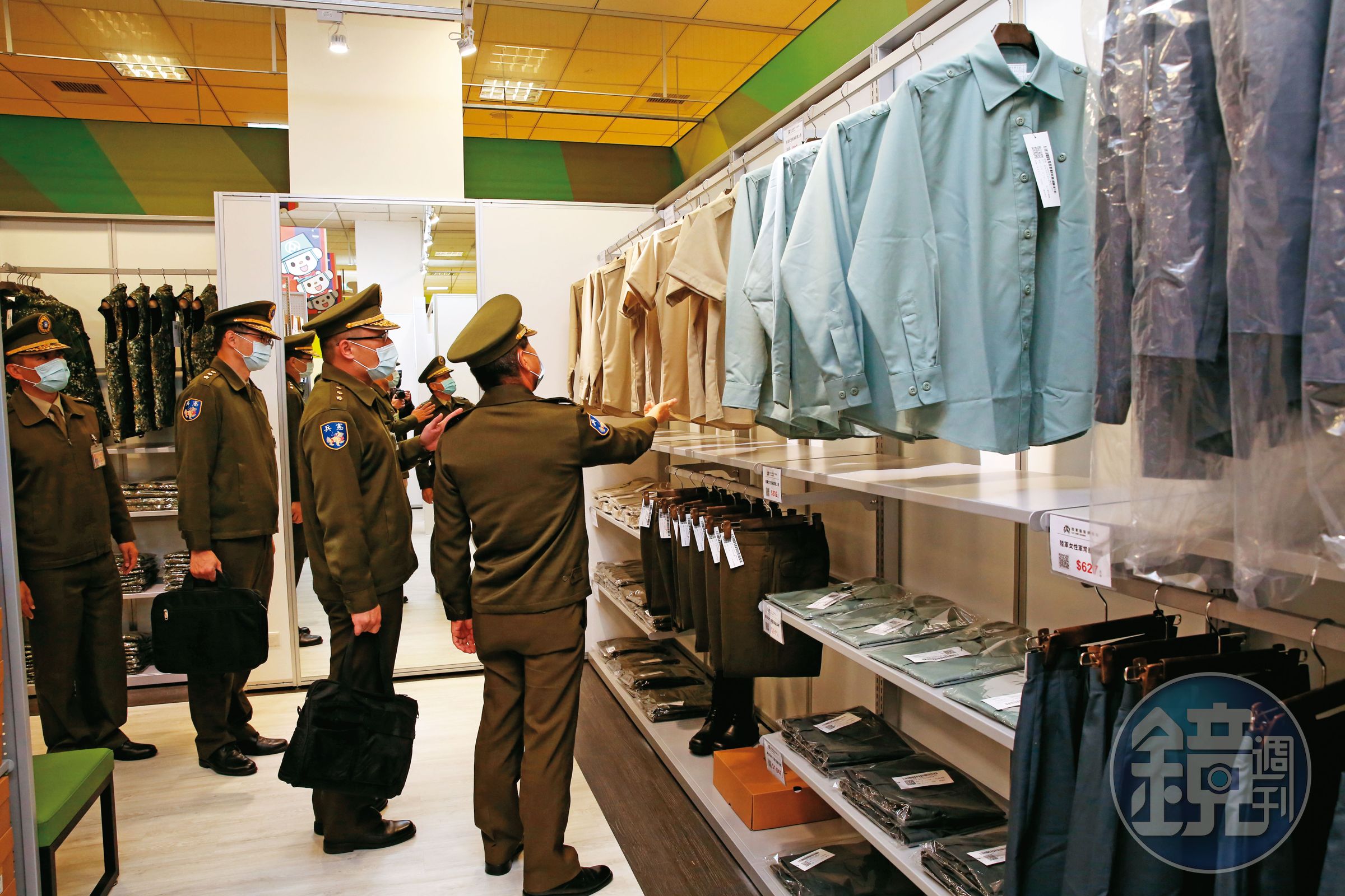 軍情局代理執行長要求每日檢查服裝儀容,引發情報人員反彈。(示意畫面)