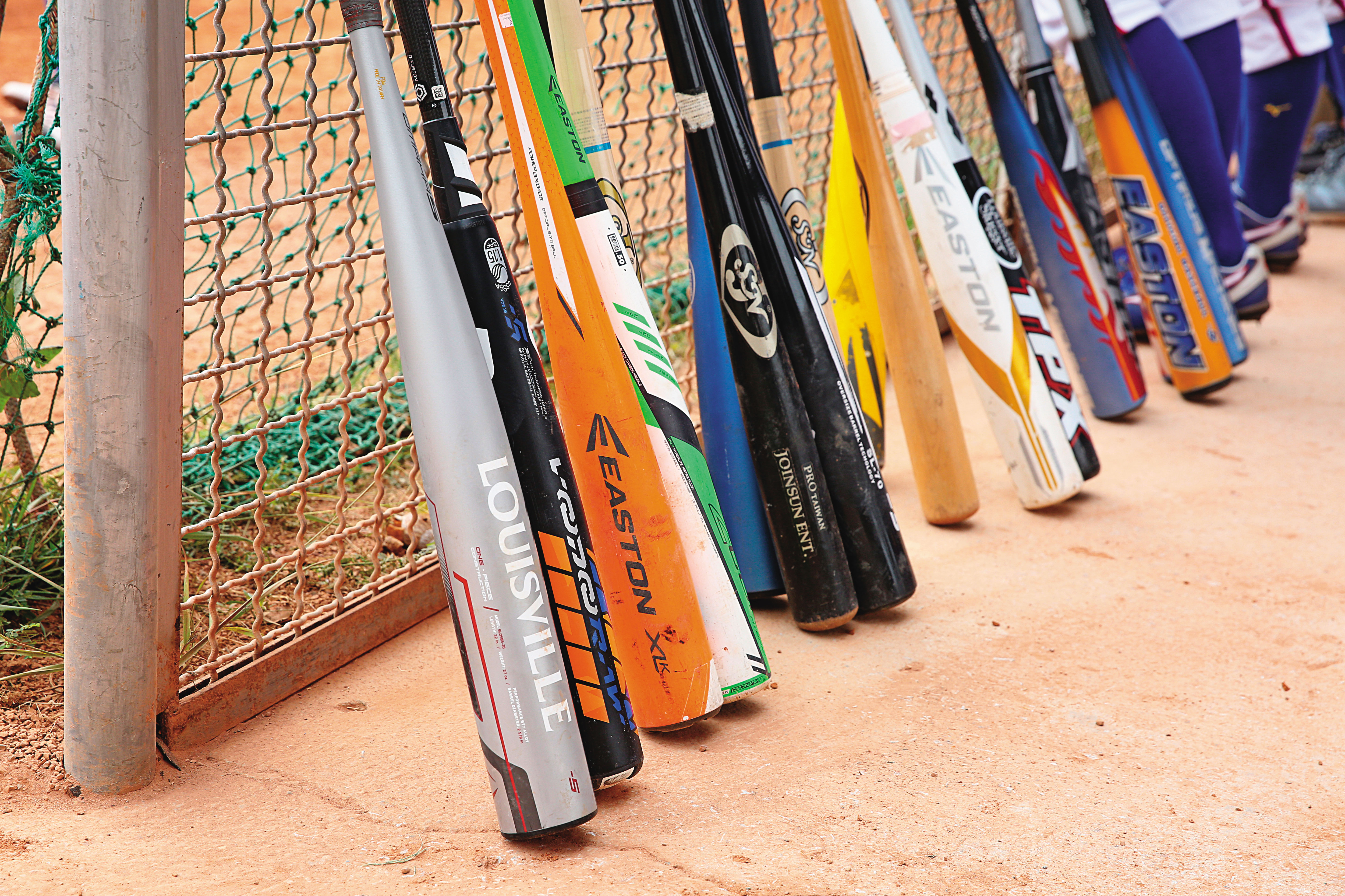 簡父坦承與友人持球棒毆打邱男後，還帶著兒子簡男與其同學康男前往桃園棄屍。（示意圖）