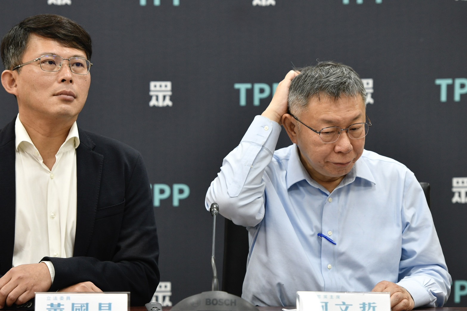 柯文哲上午和黃國昌一起現身受訪，談及最近的NCC人事話題，稱他在蔡總統提出時就擋掉了。