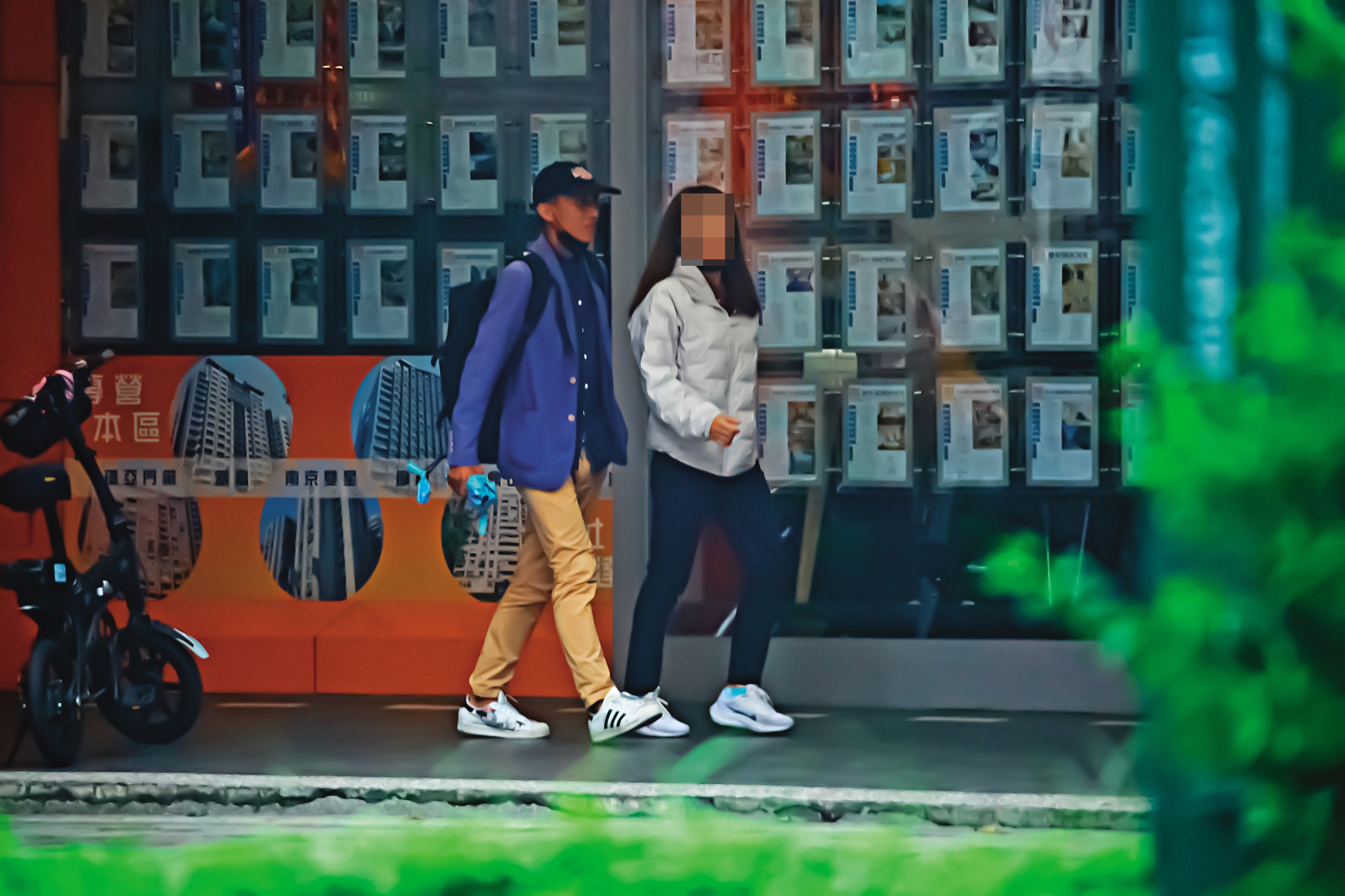 4月9日12：18，馬拉松好手蔣介文（左）每週二幾乎都會與C女（右）約會。