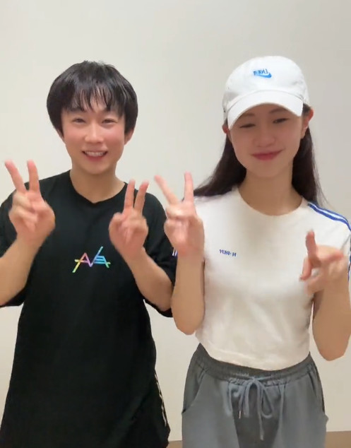 結城結弦指出演處男的關鍵細節在於「眼神」和「肢體語言」。（翻攝抖音@itsuha_1004）