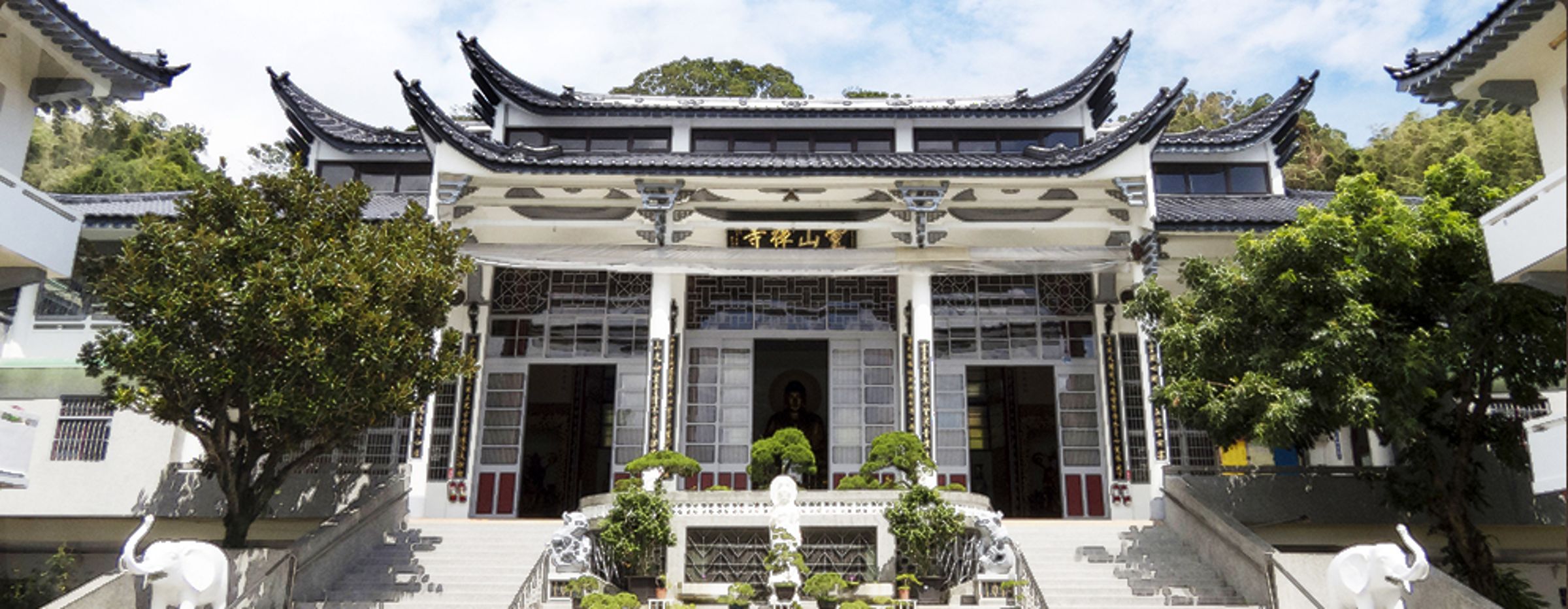 靈山禪寺因借場地予環團舉辦說明會,竟遭南投縣府發文要求其佛學刊物須辦理商業登記。(翻攝自靈山禪寺官網)