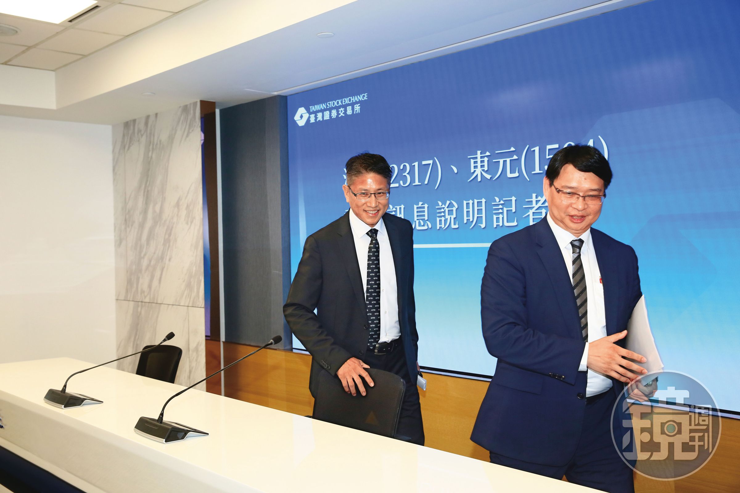 鴻海、東元喜結盟約,鴻海發言人巫俊毅(左)形容「這是一場情投意合、水到渠成的合作。」
