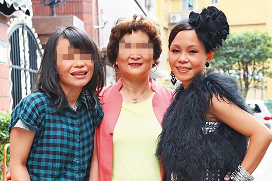 彭佳慧（右）拍攝〈無法割捨〉MV，妹妹彭佳霓（左）獻上美聲，就連前去探班的前婆婆（中）也入鏡客串一角。（圖／虹之美夢成真提供）