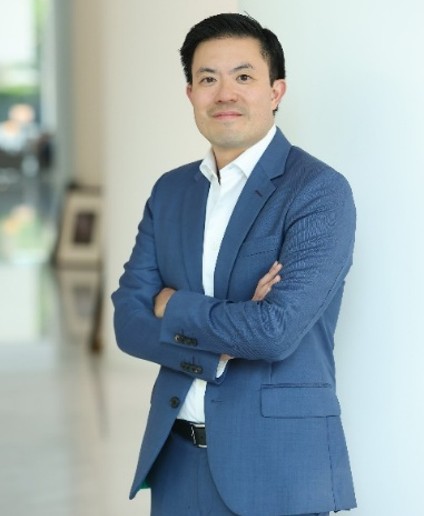 Casey Au為泰國Sophonpanich家族管理投資與發展項目逾十年，兼具國際視野與深厚本地市場經驗。在City Dynamic，他統籌發展、設計及項目團隊，共同實現項目居所的長遠願景。（Upper House提供）