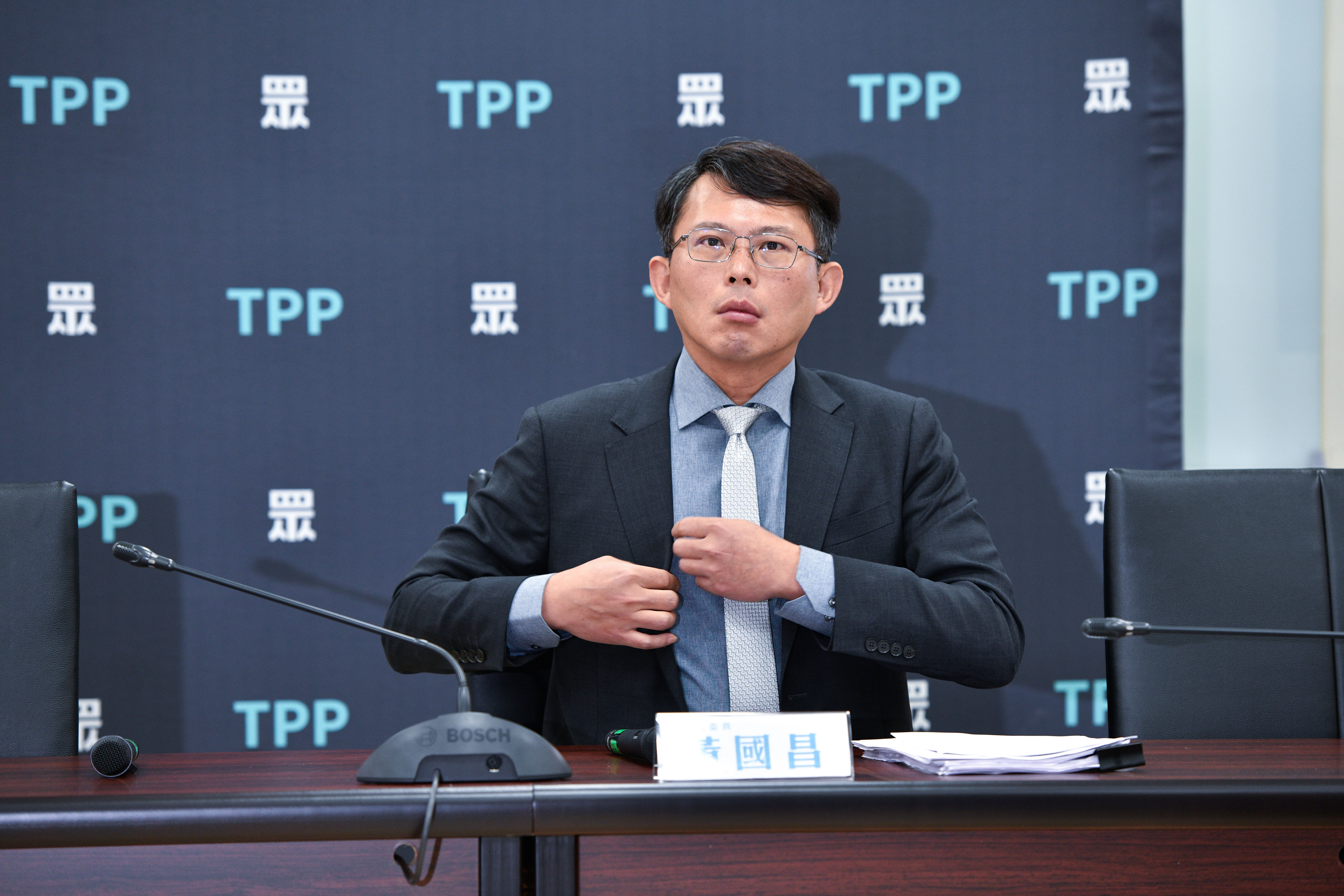 民眾黨團總召黃國昌表示，他們不贊成提高罷免門檻，但主張連署過程應嚴謹。（本刊資料照）