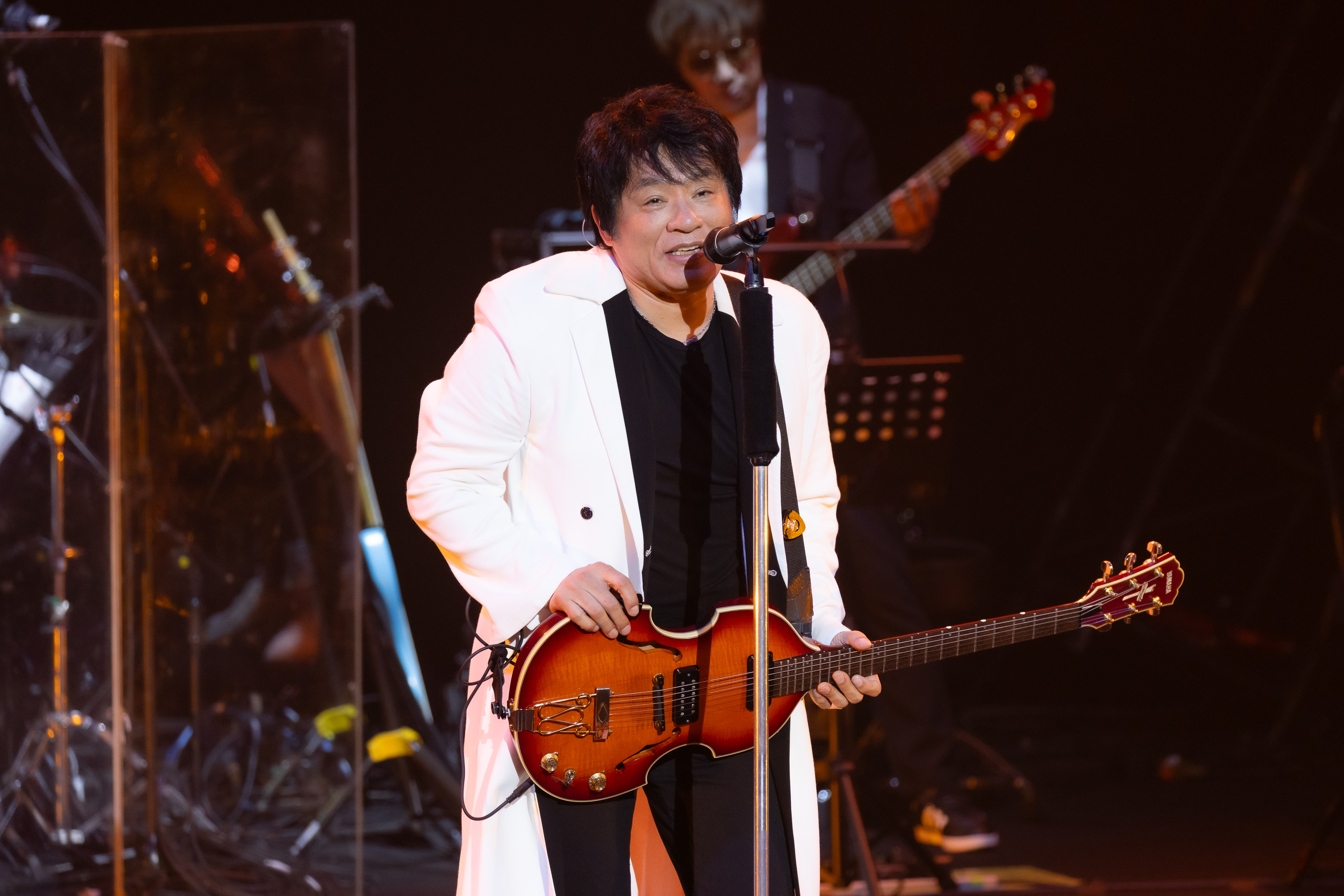 ASKA熱唱多首歌曲,台下觀眾全場熱唱並多次鼓掌歡呼。(寬宏藝術、Welcome Music提供)