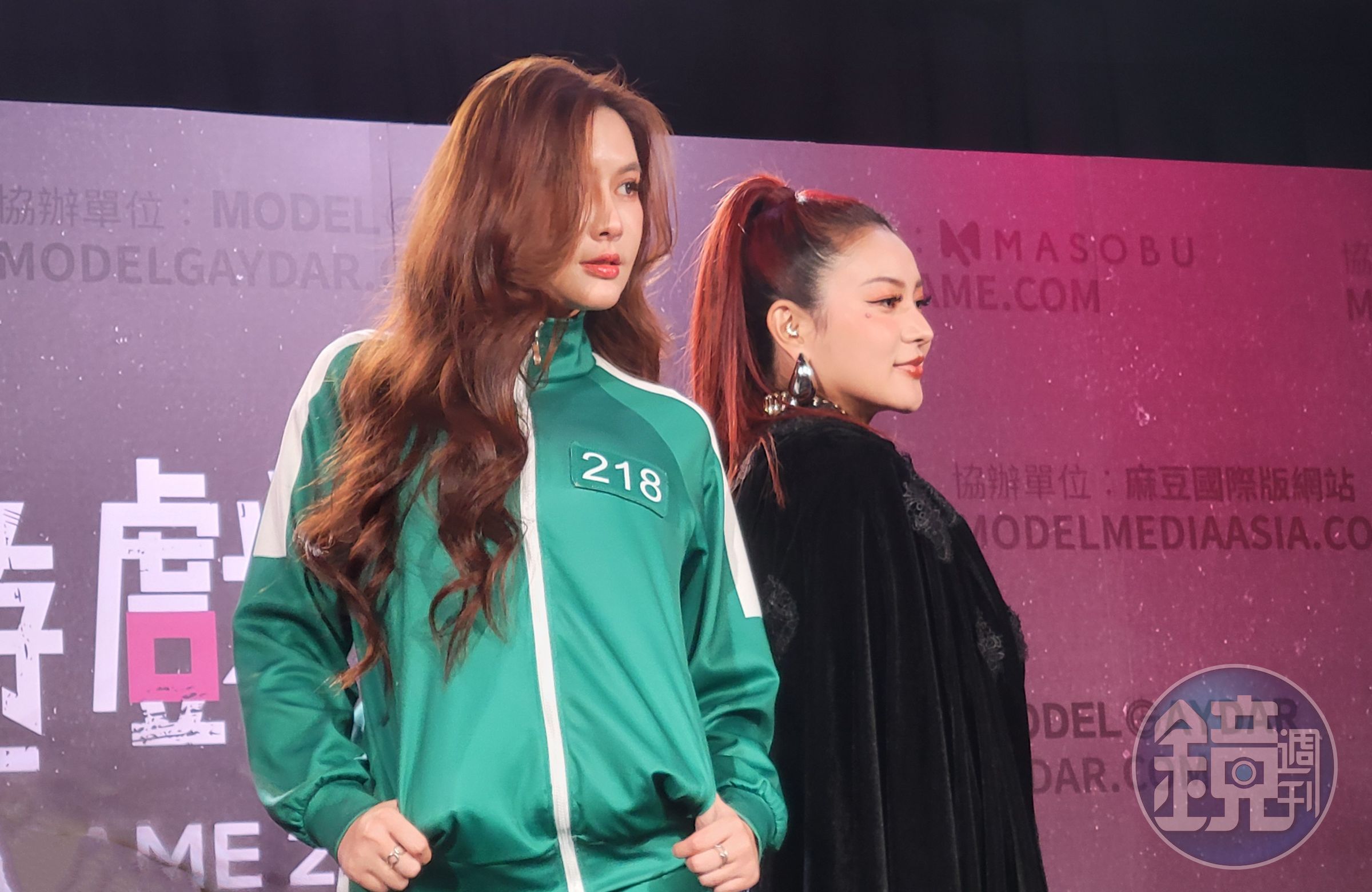 Rae Lil Black稱讚台灣女優的髮質與皮膚都保養得非常好,左為艾熙。