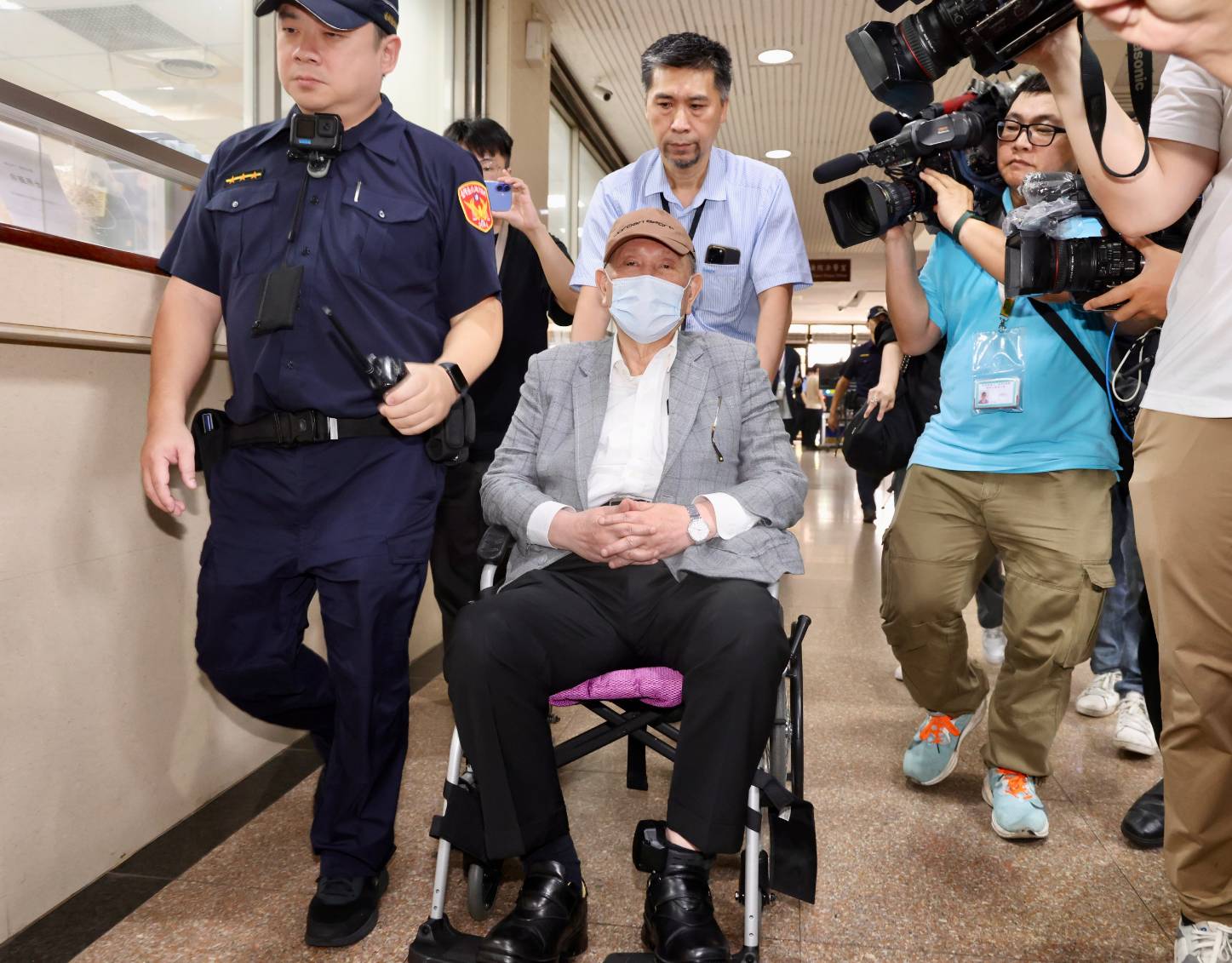 威京集團主席沈慶京因京華城案遭羈押後，讓中工成為狙擊中心，寶佳集團連日加碼持股，讓這場經營權之戰更加白熱化。（本刊資料照）