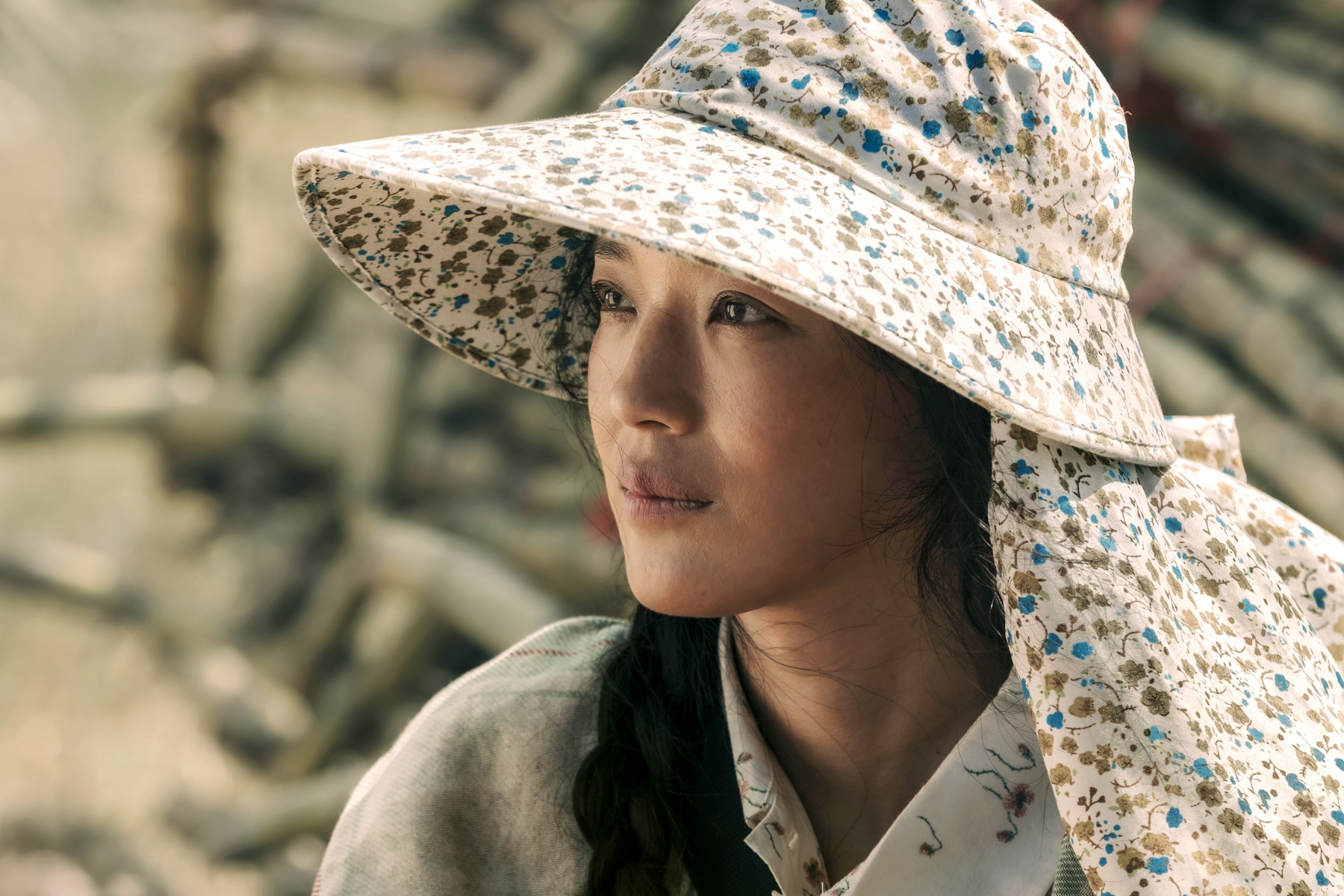 舒淇在《尋她》飾演農婦，素顏入鏡，甚至親自學習農活。（采昌國際多媒體提供）