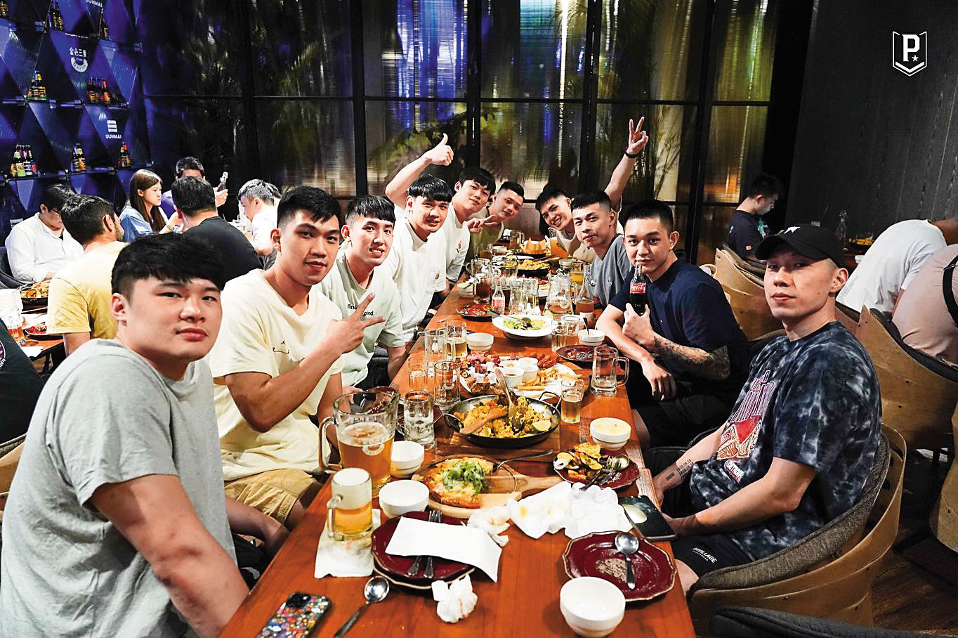 金色三麥以「體驗資產」為本，在每間餐廳設計獨特內裝，創造獨一無二用餐氛圍。（翻攝金色三麥臉書）