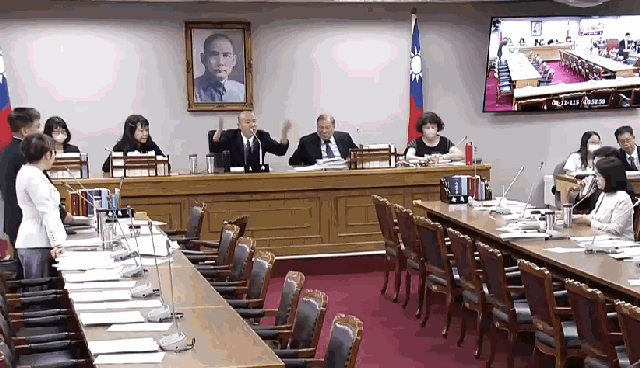 韓國瑜今在立法院二度爆氣開罵傅崐萁、林沛祥。（翻攝自國會頻道）