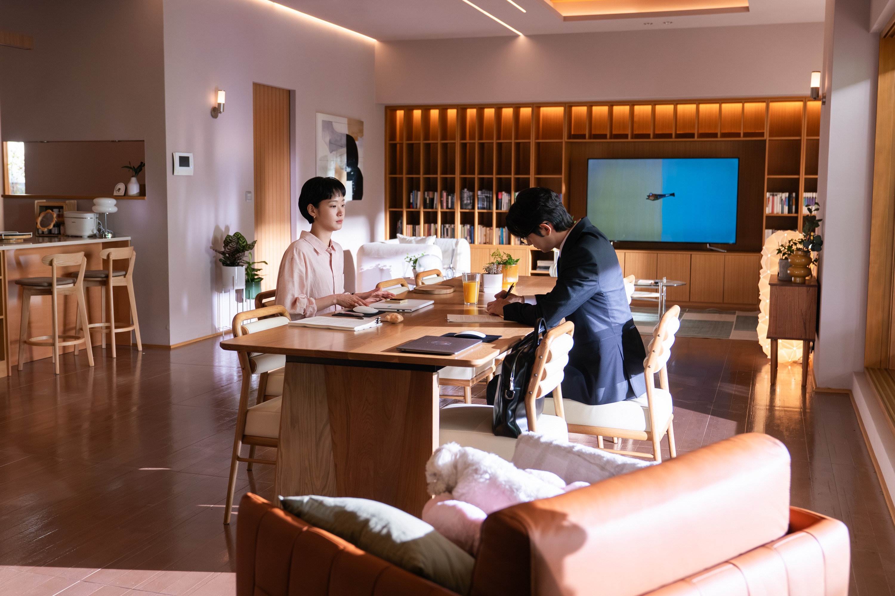 金高銀在《柔美的細胞小將》第3季與金載原組成全新CP。（HBO Max提供）