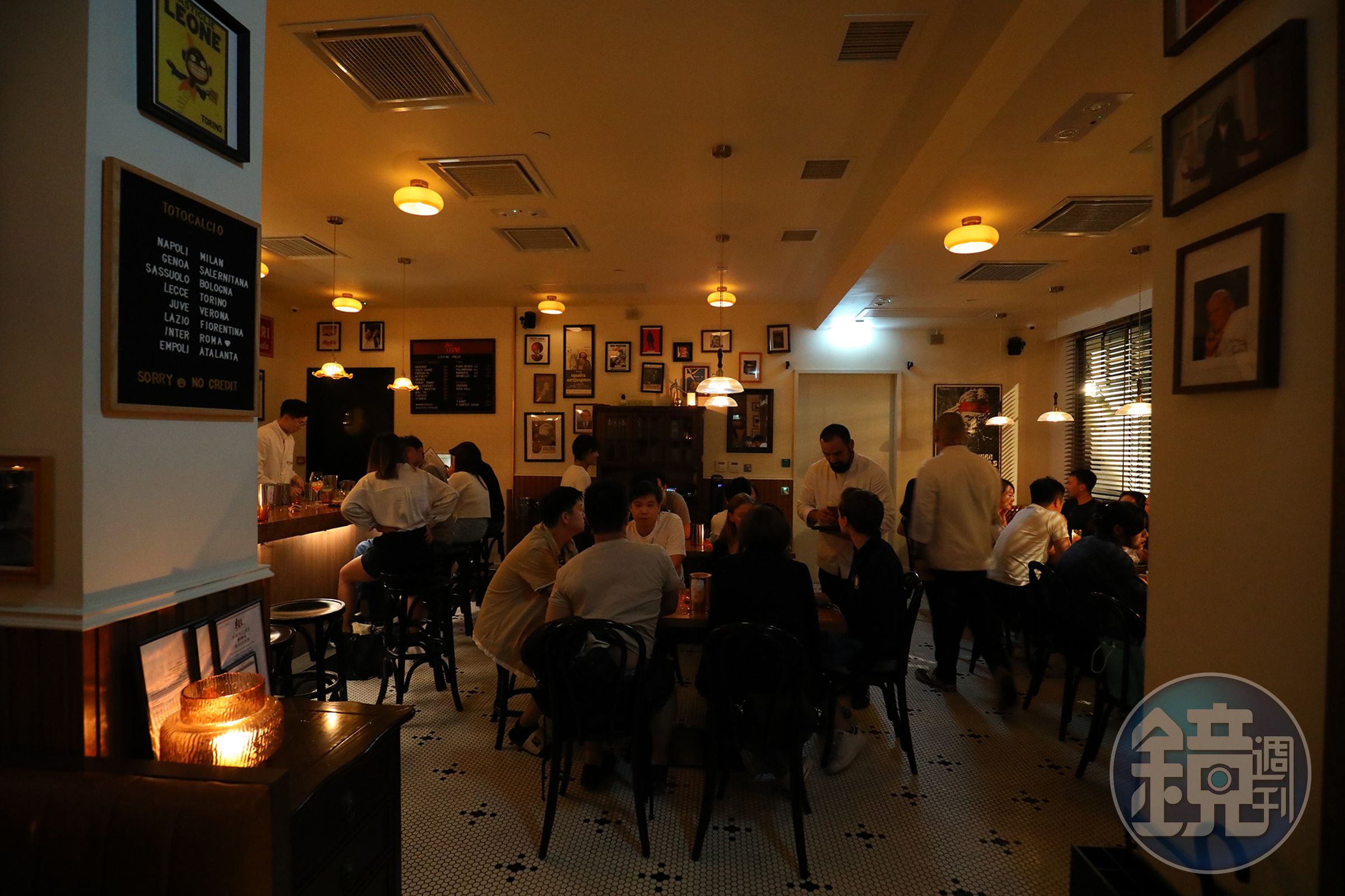 復古空間內擺放許多Lorenzo個人的蒐藏。