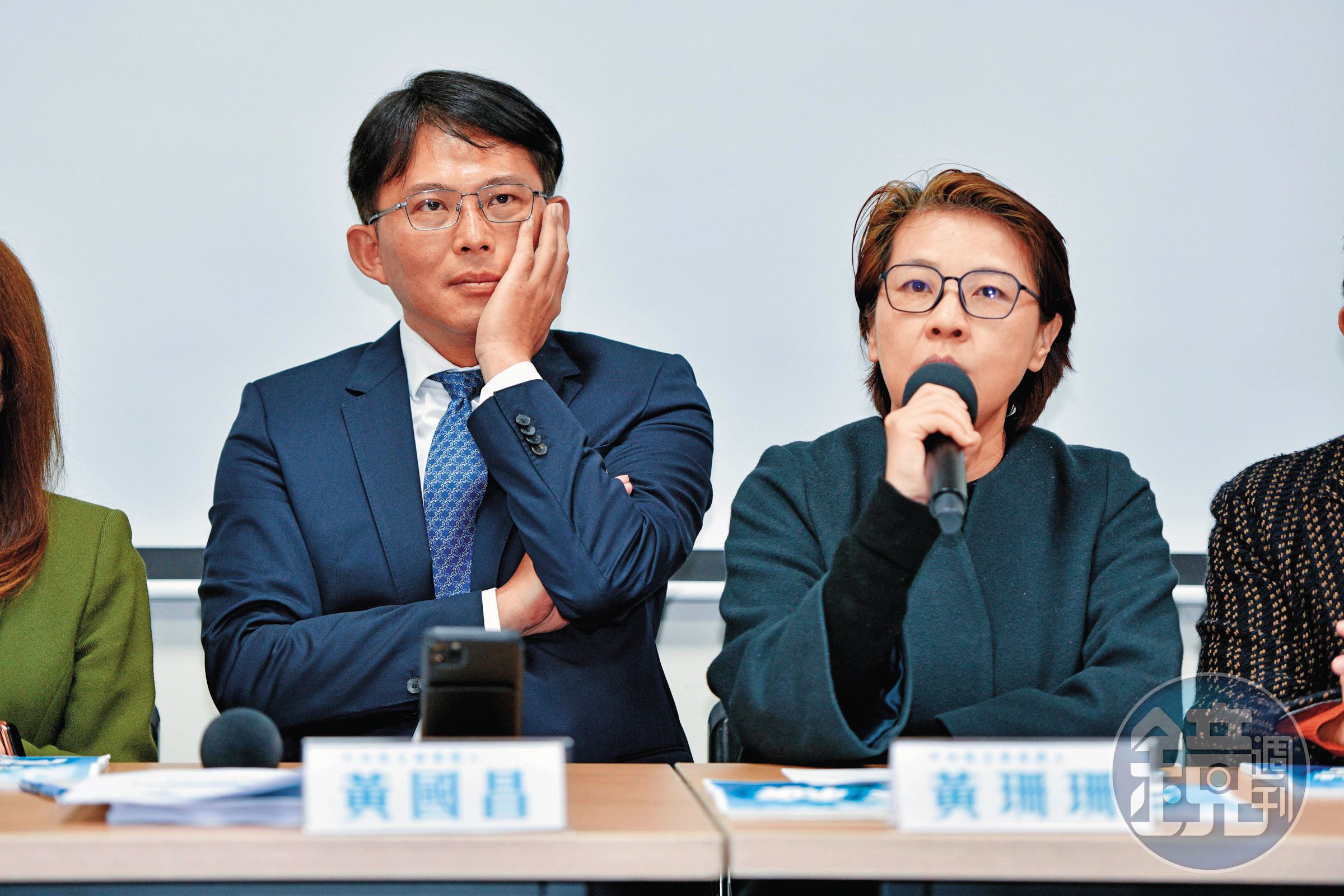 民進黨、民眾黨電話羅生門事件延燒,以後各陣營若有台面下交易恐都要小心翼翼留下紀錄。