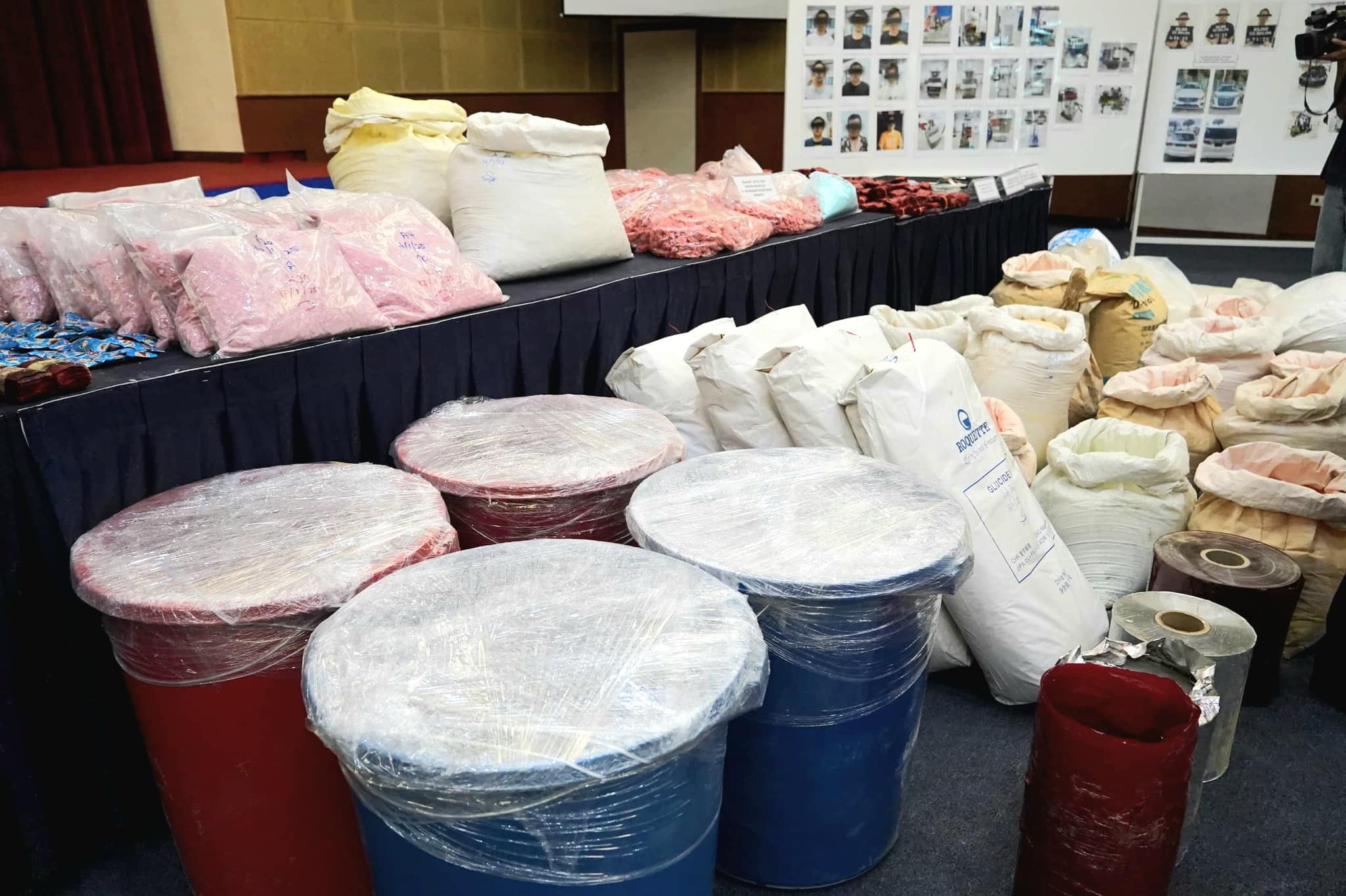 馬來西亞警方破獲一起上億元毒品案。（翻攝自臉書＠Jabatan Siasatan Jenayah Narkotik PDRM）