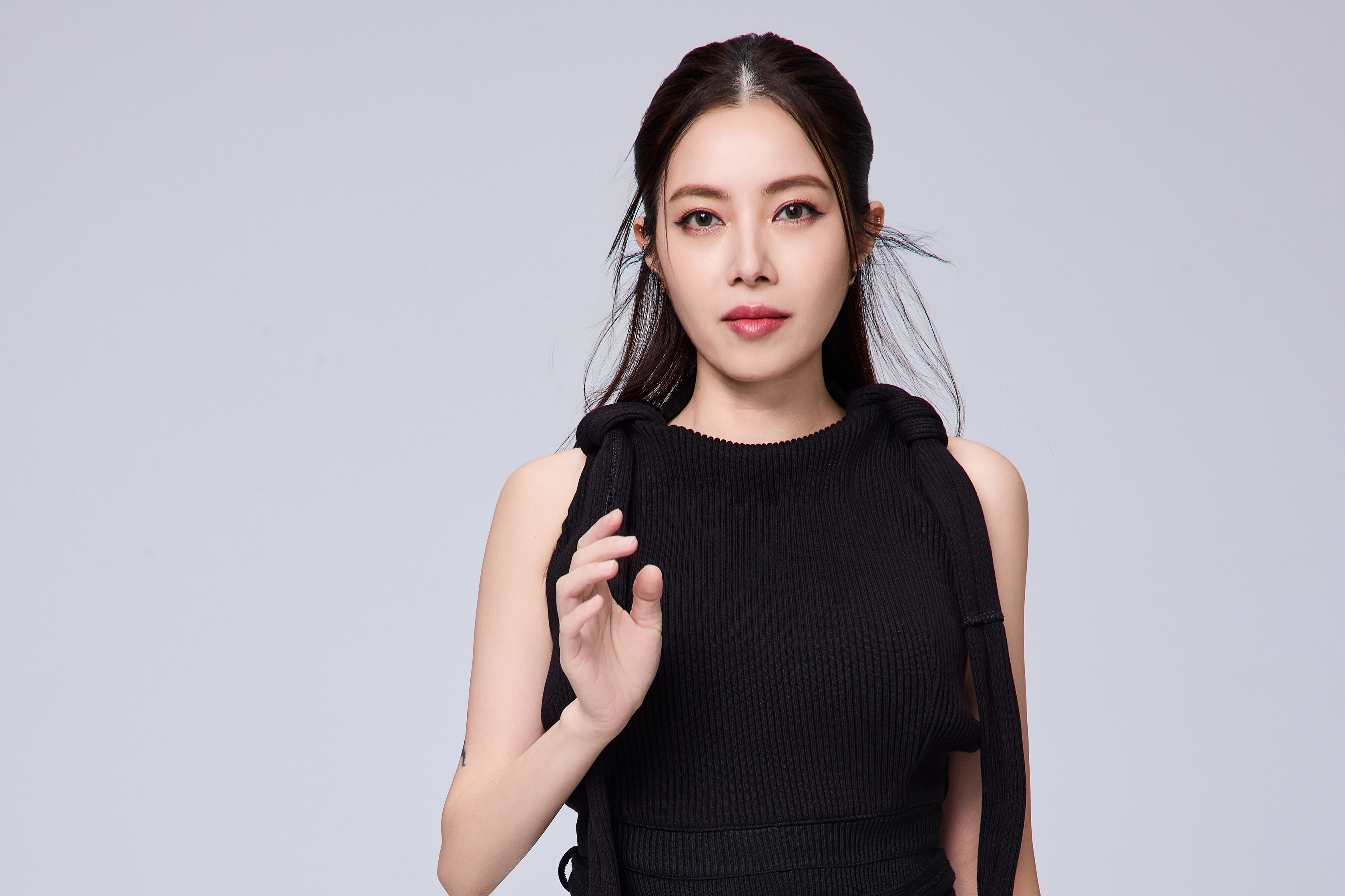 時隔17年，徐懷鈺推出新專輯《光致・蛻變》。（滾石音樂提供）