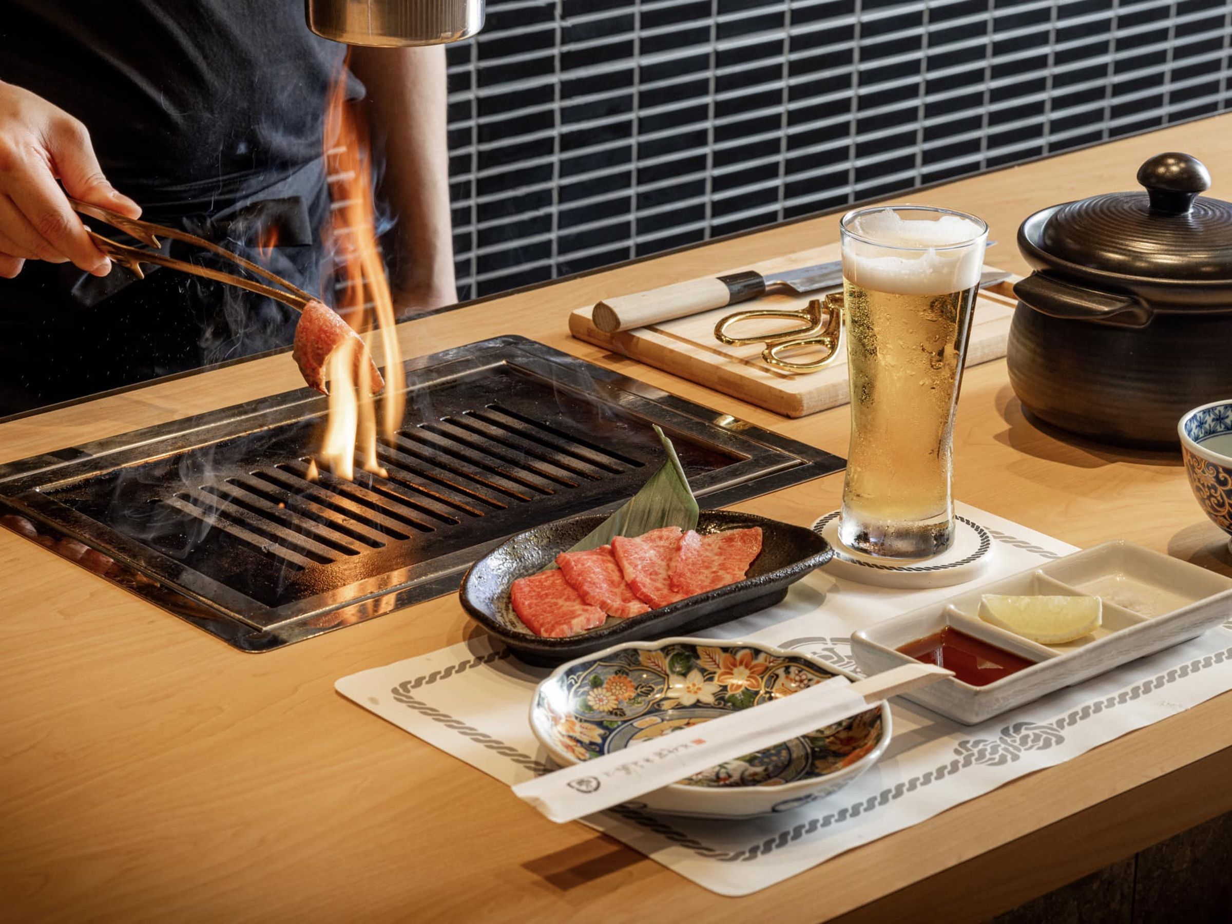 台中市一家主打使用日本頂級和牛的燒肉店遭爆使用過期食材。(翻攝自臉書@和牛EMPEROR)