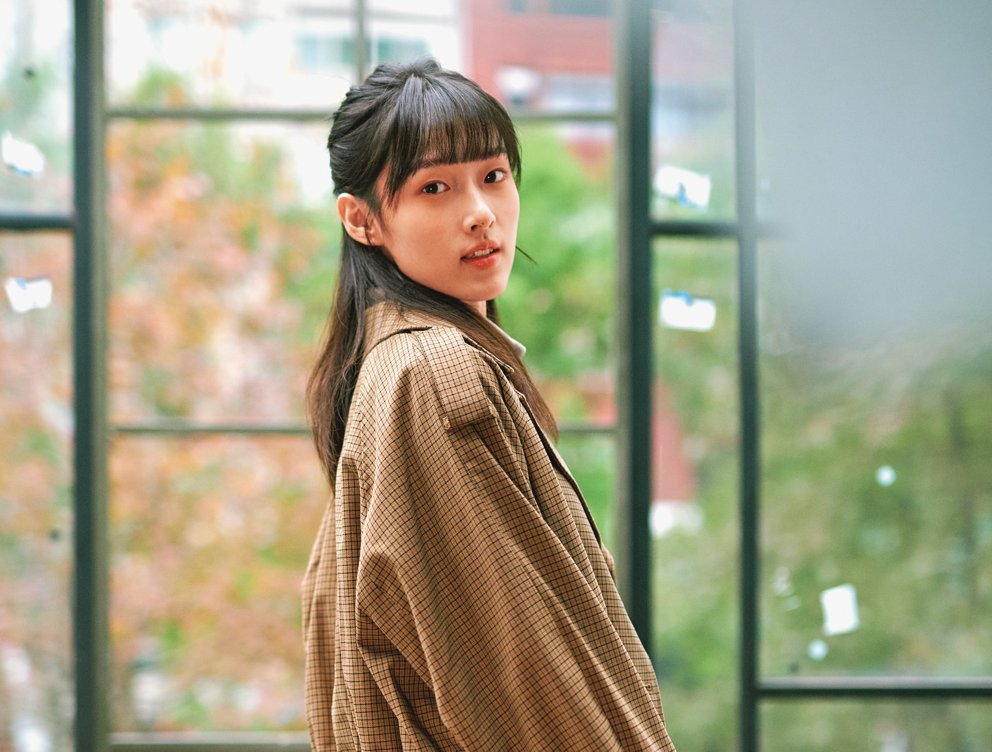 現年23歲的何曼希，因為在《陽光女子合唱團》的優異表現，第2部作品直接升咖成電影女主角，聲勢上漲程度驚人。