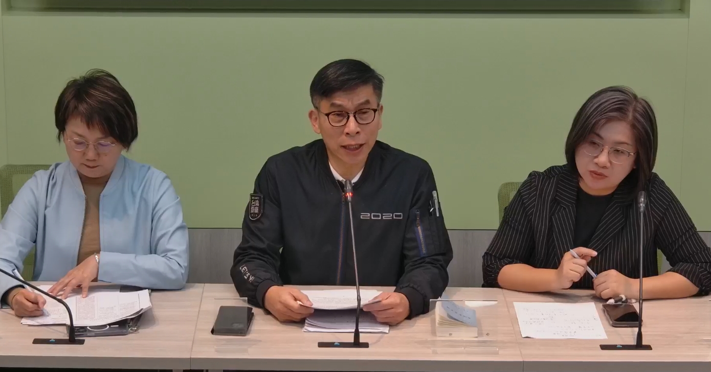 鍾佳濱今在記者會上回應國民黨團提案的看法。（翻攝自民進黨立法院黨團直播）
