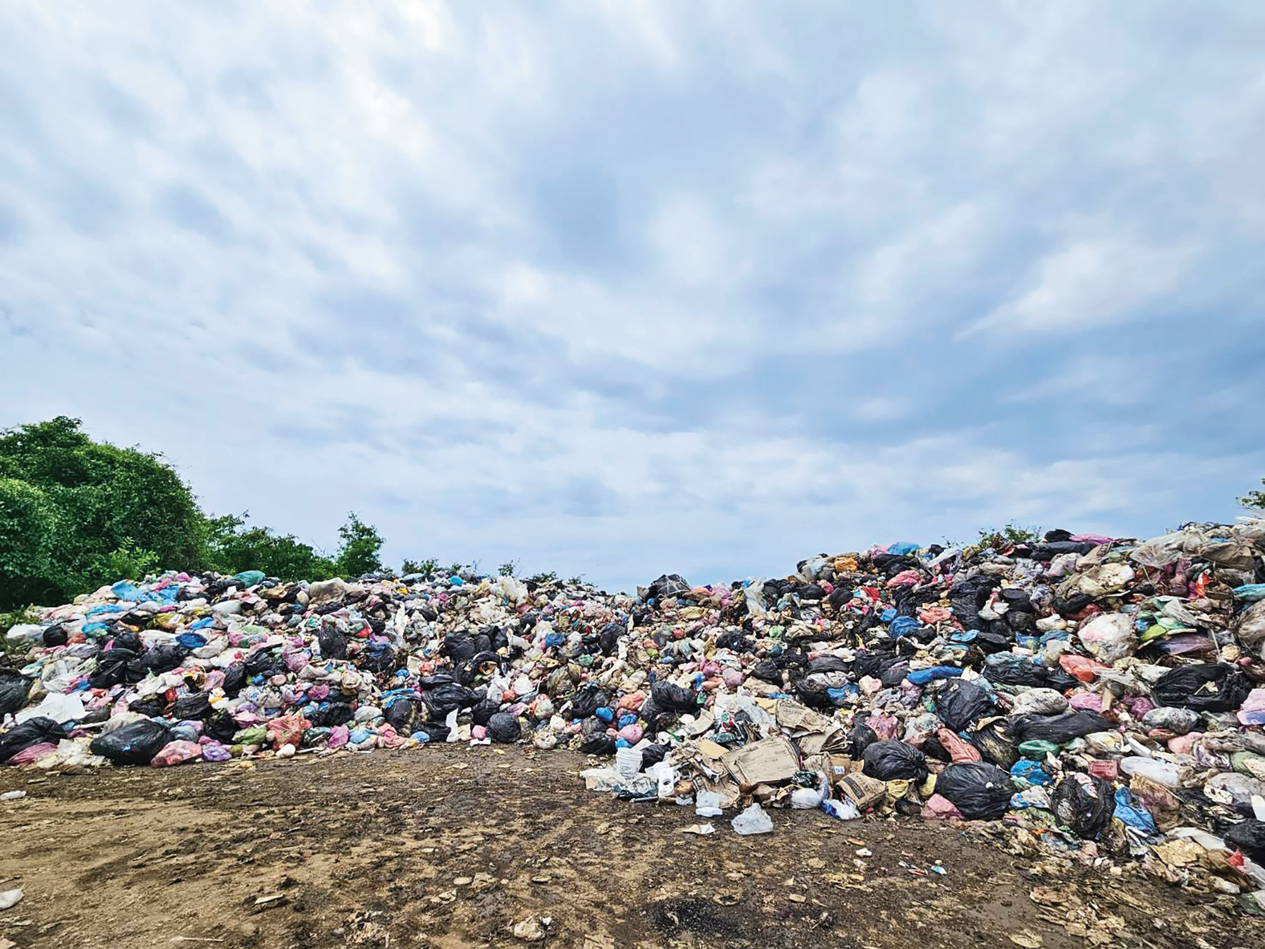 離島垃圾黑幕／小琉球垃圾清運遭爆藏毒包　檢追李四川胞弟環保流氓扯案外案
