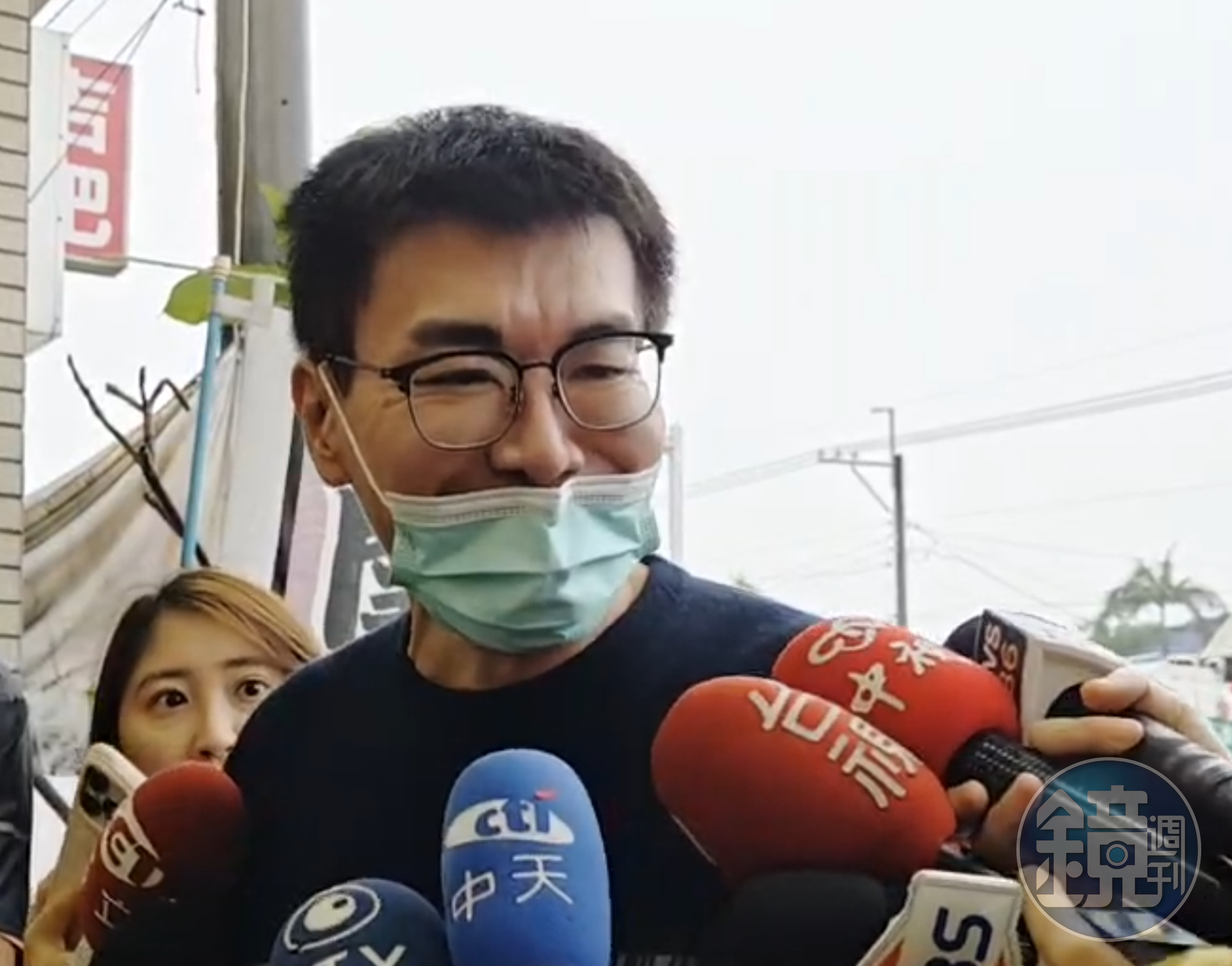 趙建銘表示，有關2300萬的教育基金會還給小孩。