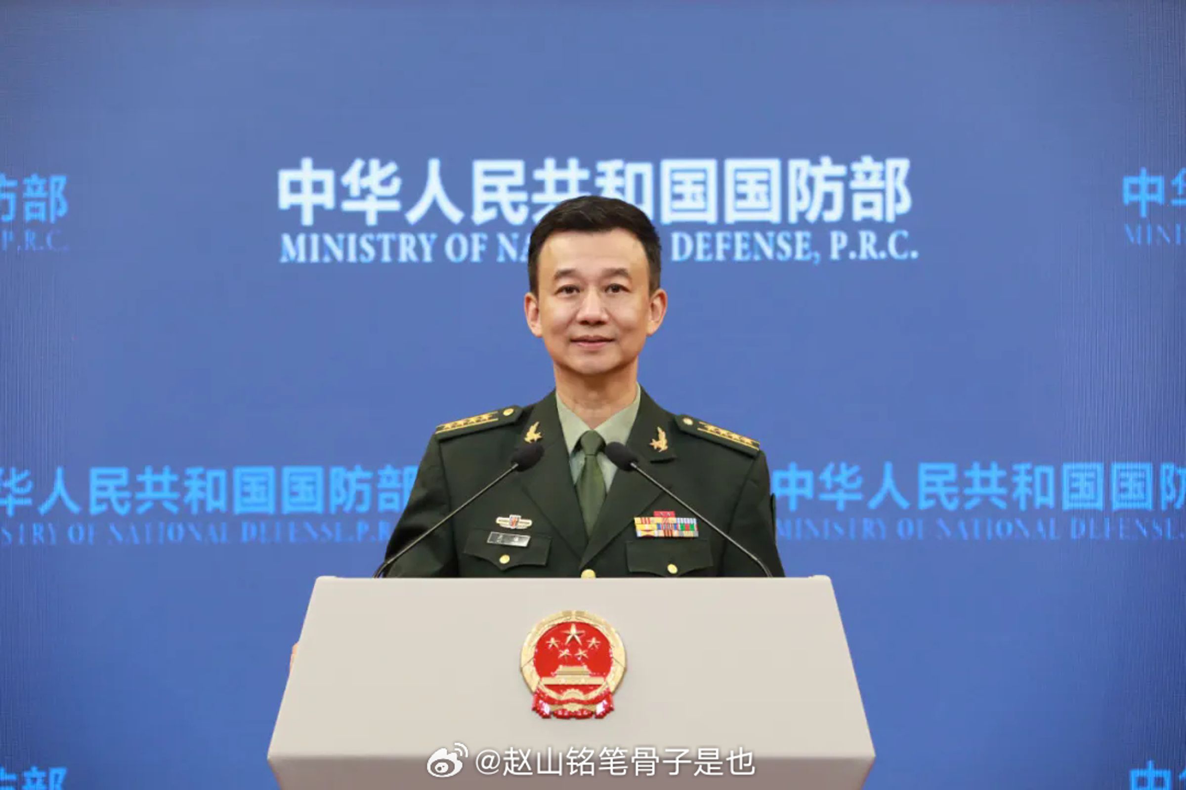 中國國防部發言人吳謙回應是否宣布軍演。(翻攝微博)