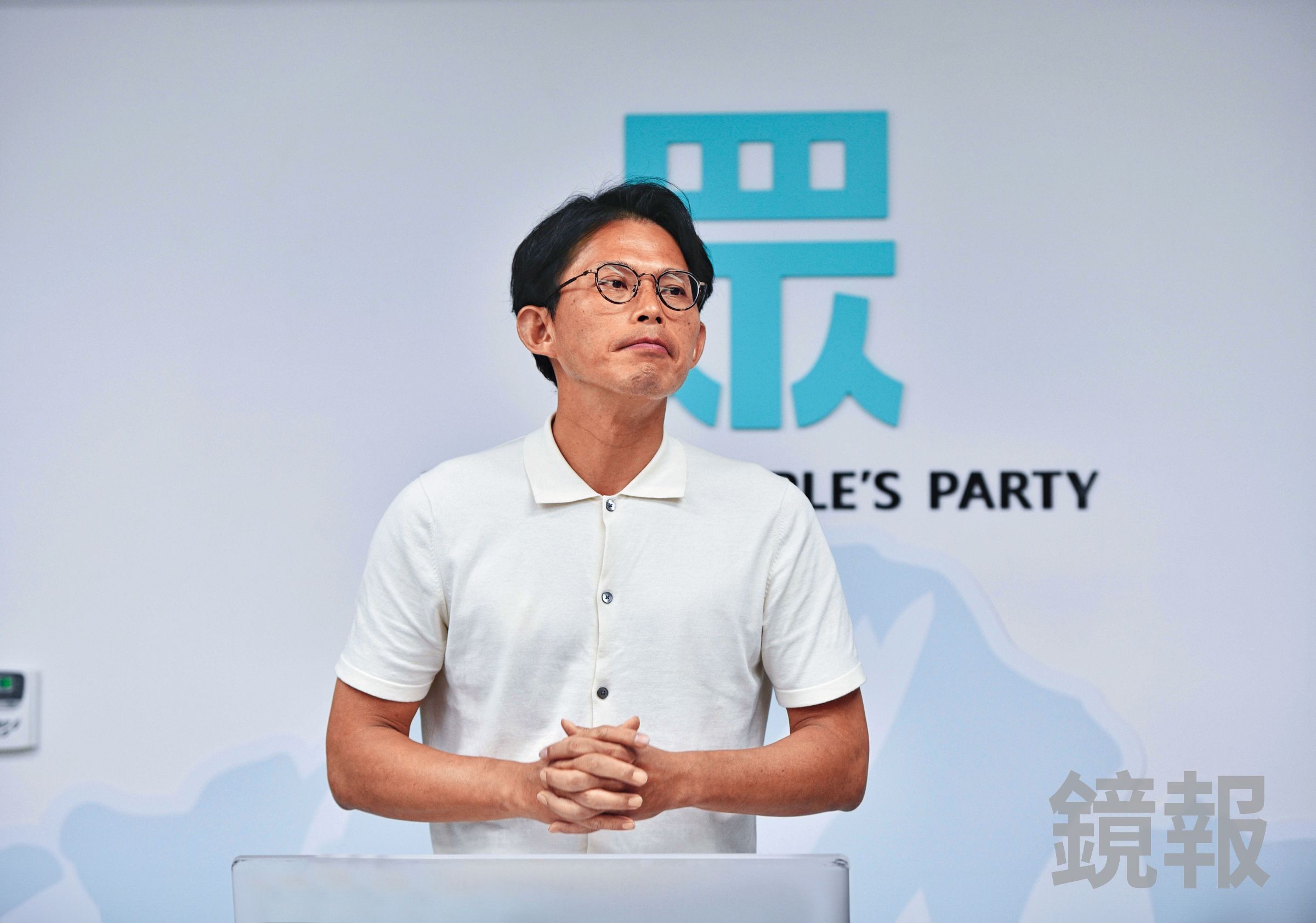 黃國昌指揮狗仔跟拍政敵,伺機操弄輿論,經費來源成謎,是否有港資介入,有待國安單位查明。(鏡報李智為)