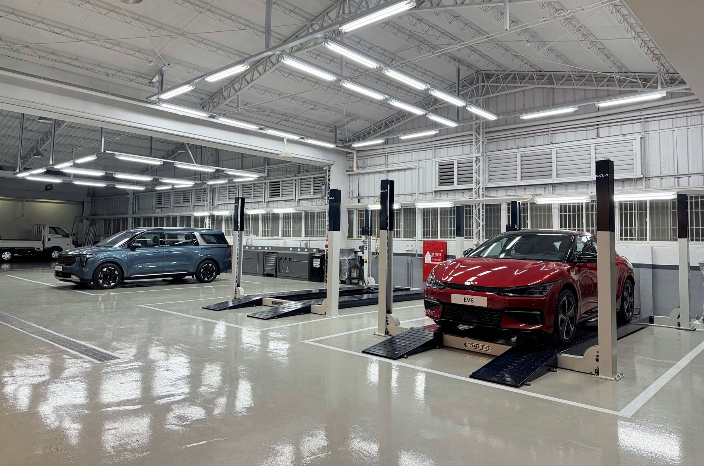 Kia南投服務廠從專業電動維修區，到Kia商用車卡旺的專屬維修區，充分滿足中部Kia全車系車主的需求。