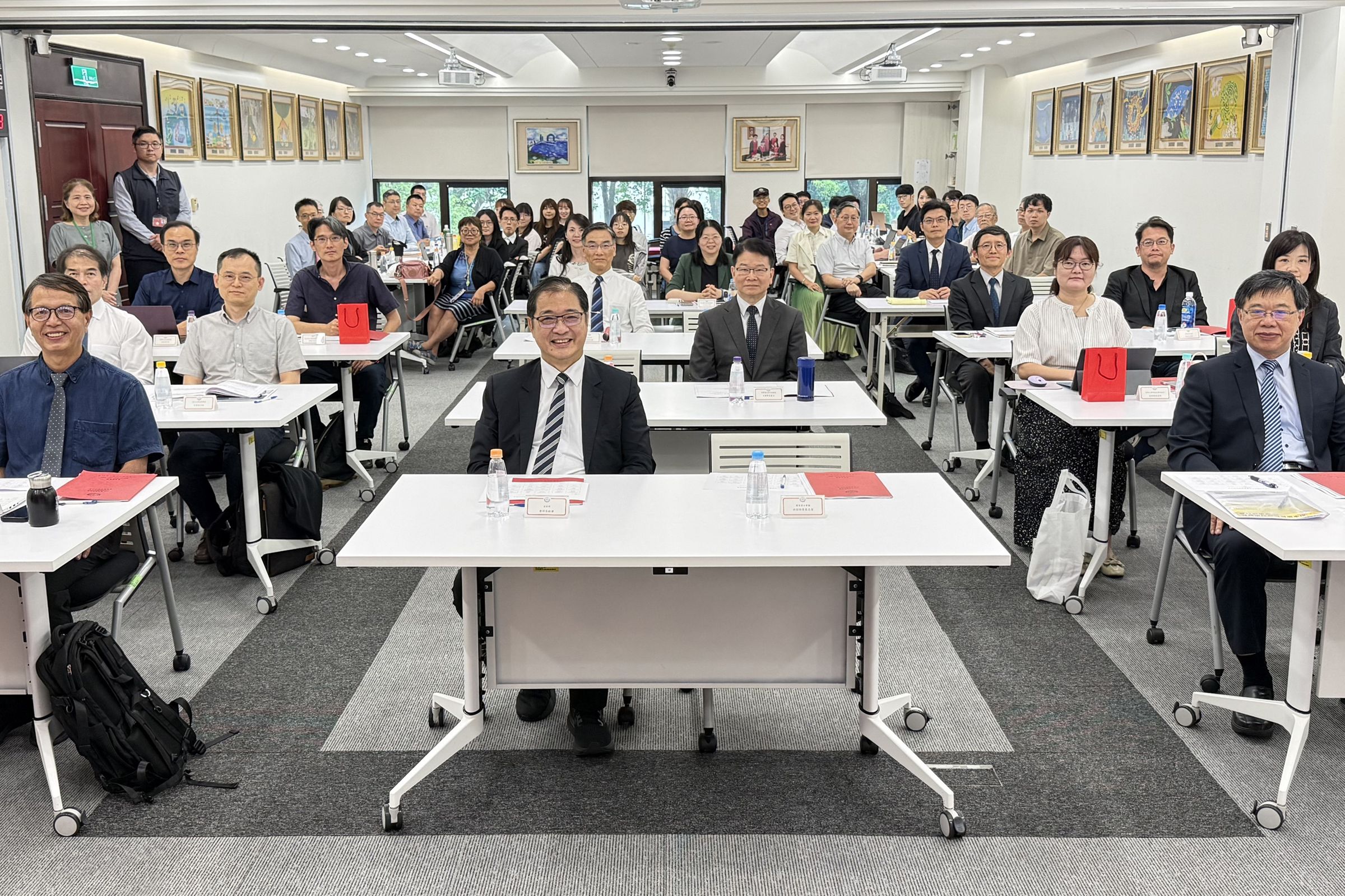 立法院擬針對羈押制度修法,引發司法實務界及學界高度關注,最高檢舉辦研討會,對相關修法可能造成的衝擊提出多項建言。(最高檢提供)