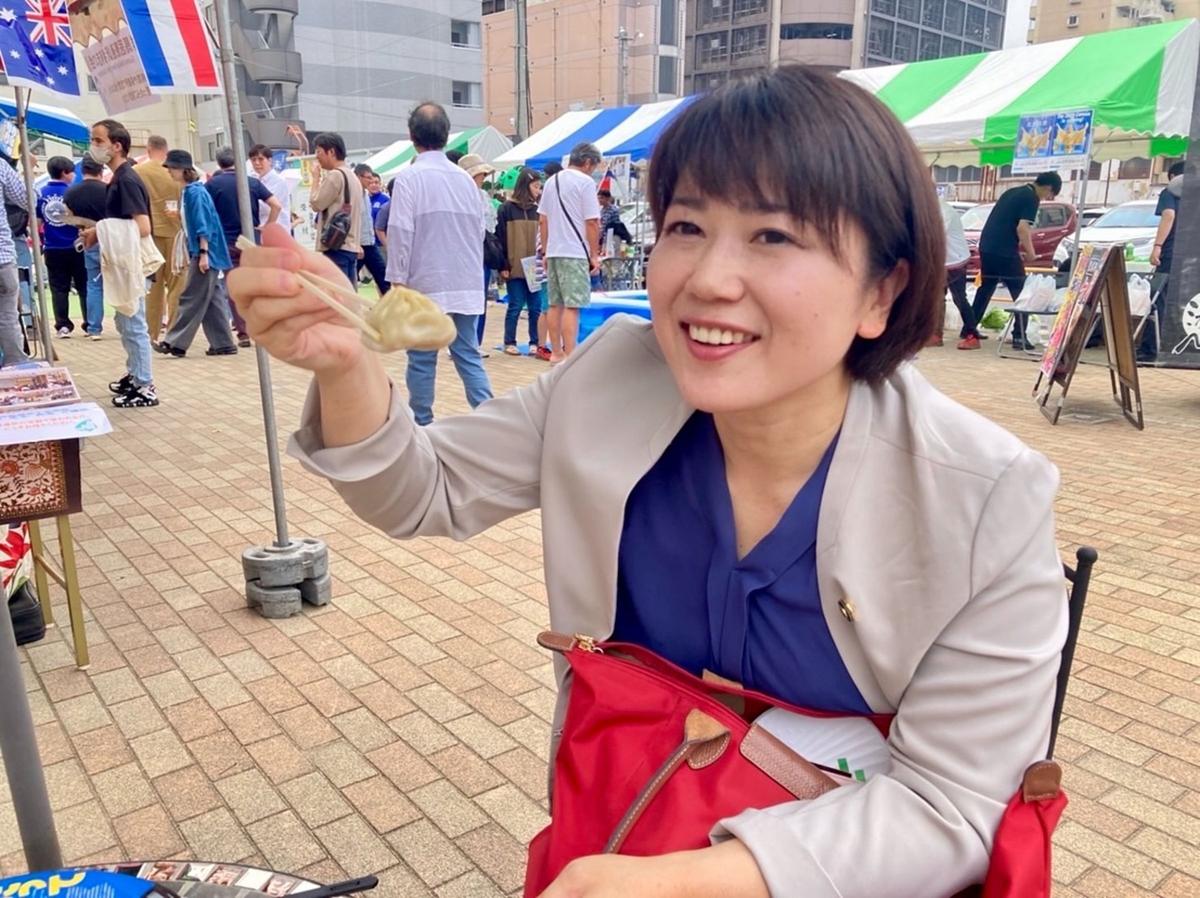 小川晶被爆出疑似不倫戀,和已婚男下屬頻繁進出情趣旅館,但她強調沒有發生男女關係。(翻攝自小川晶臉書)
