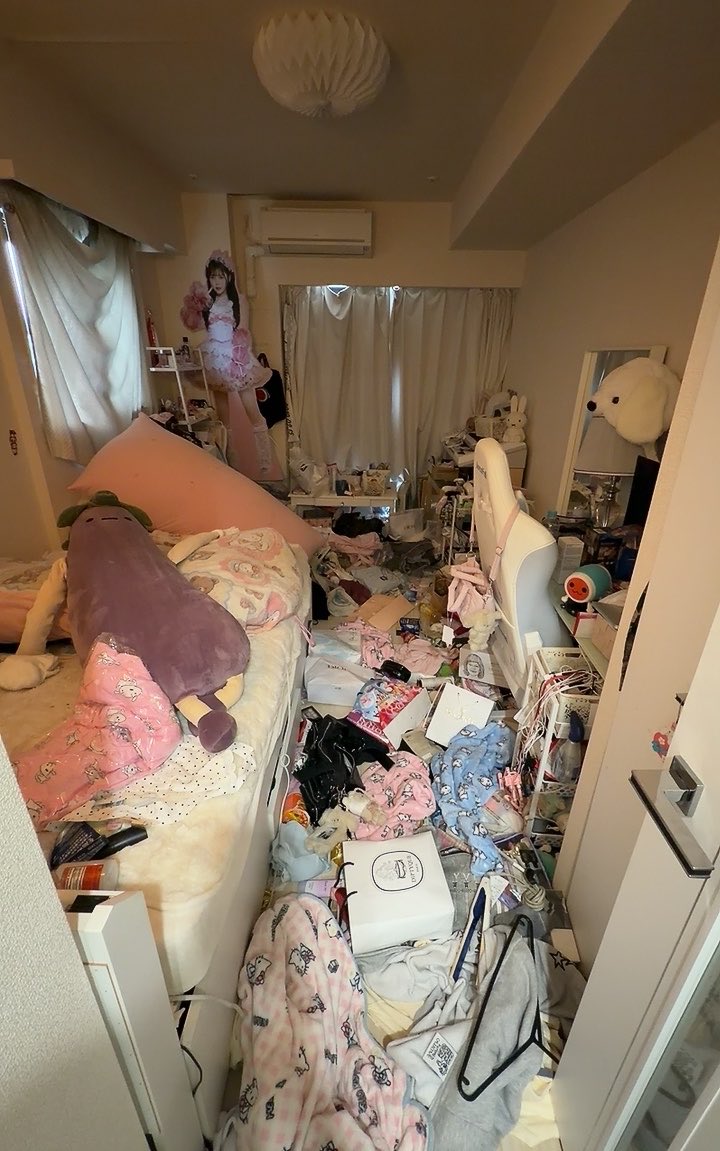日本偶像小此木流花的住處凌亂不堪。（翻攝自X@ruka_jams）