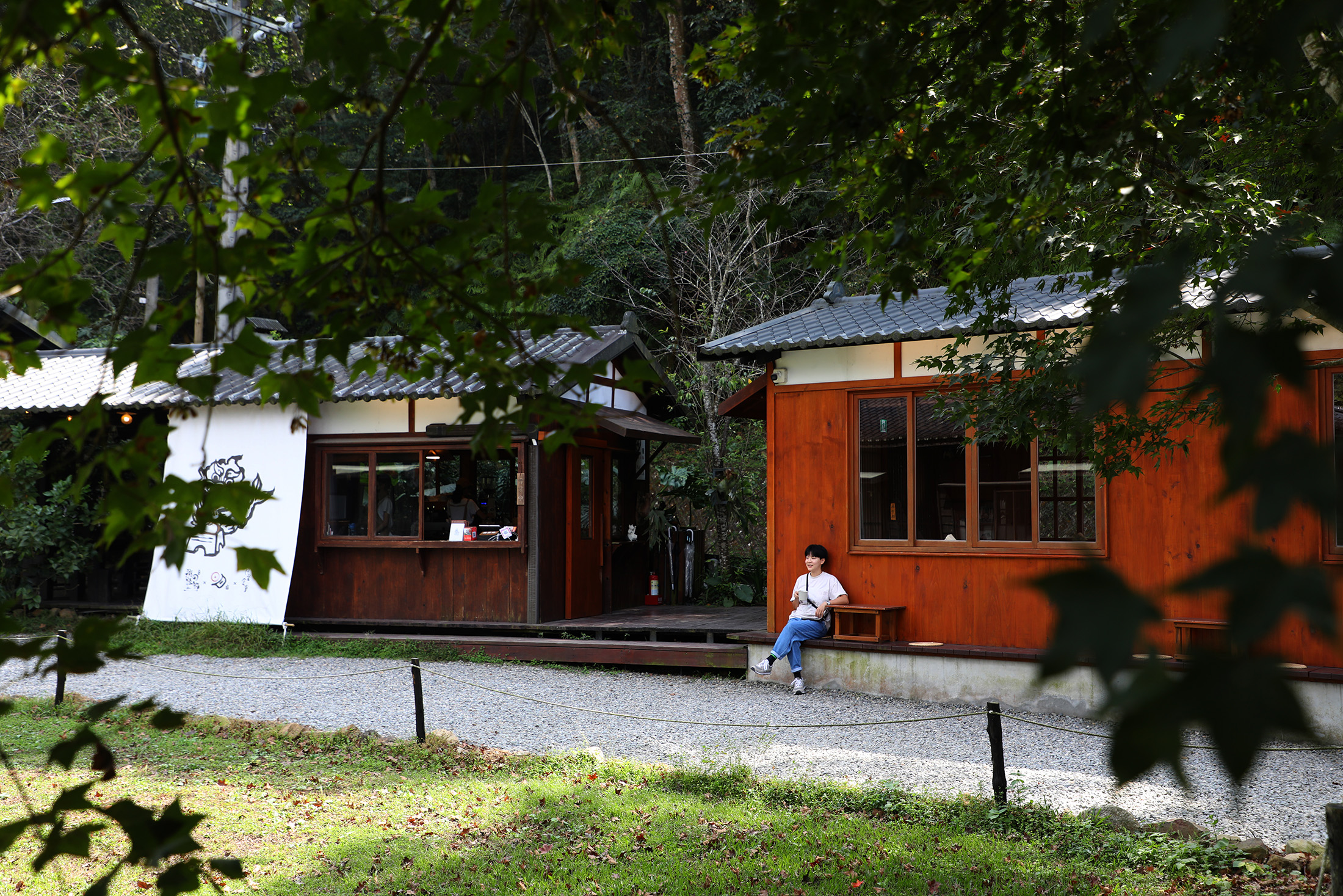 「日月潭湖の怪物」周圍環境清幽，充滿日式氛圍。