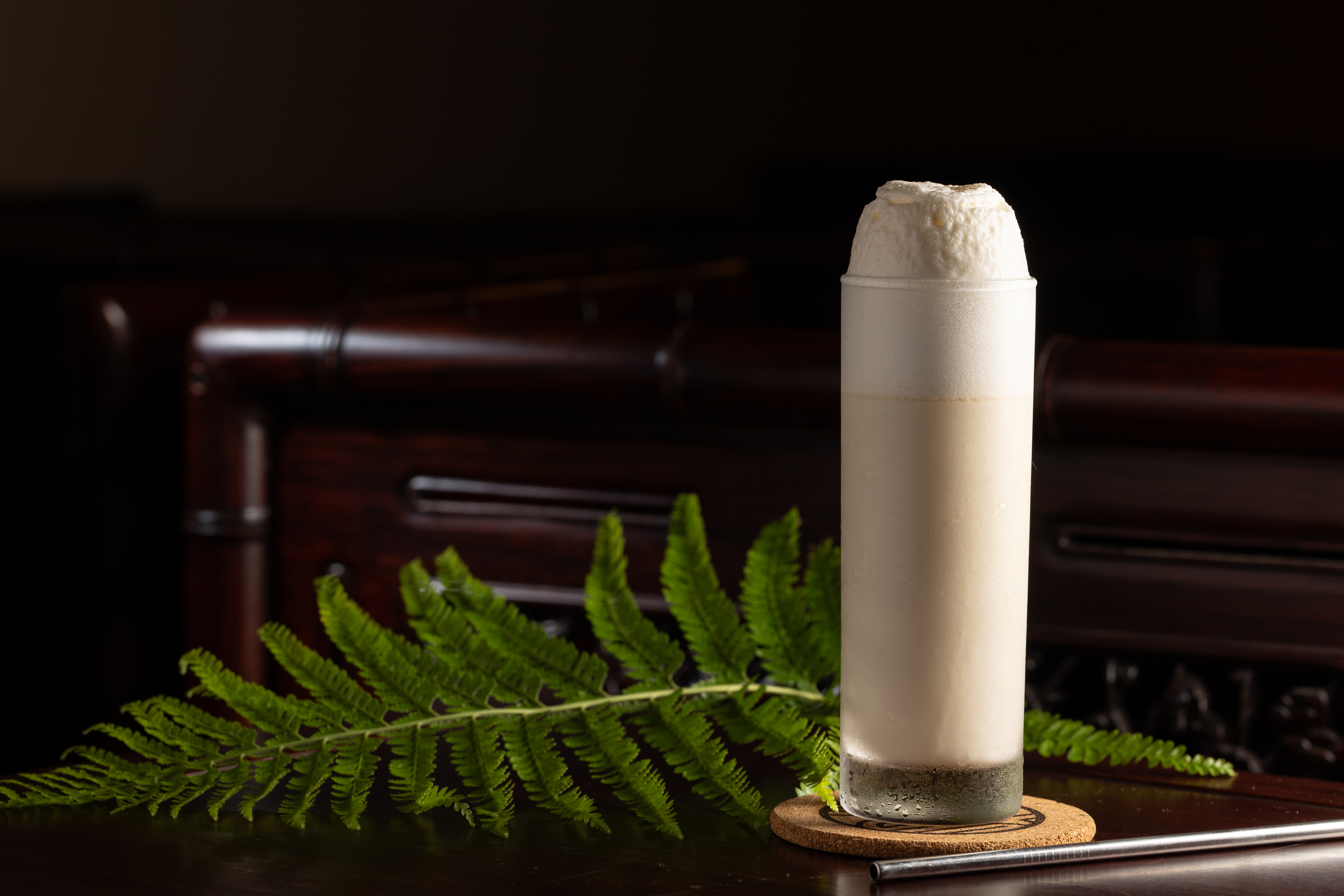 假日不販售的「花木蘭」為鐵觀音Ramos Gin Fizz，製作起來相當費工費時。（500元／杯）